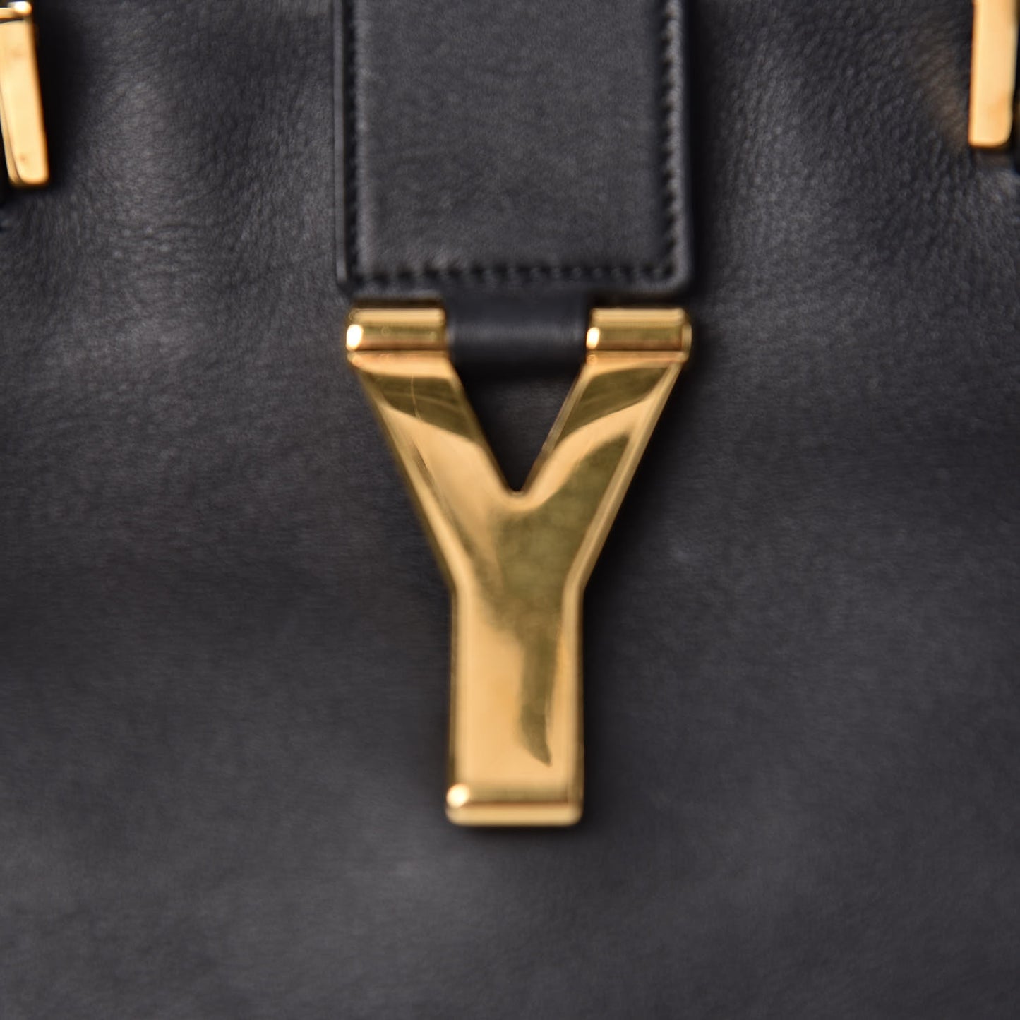 Calfskin Medium Classic Y Cabas Black