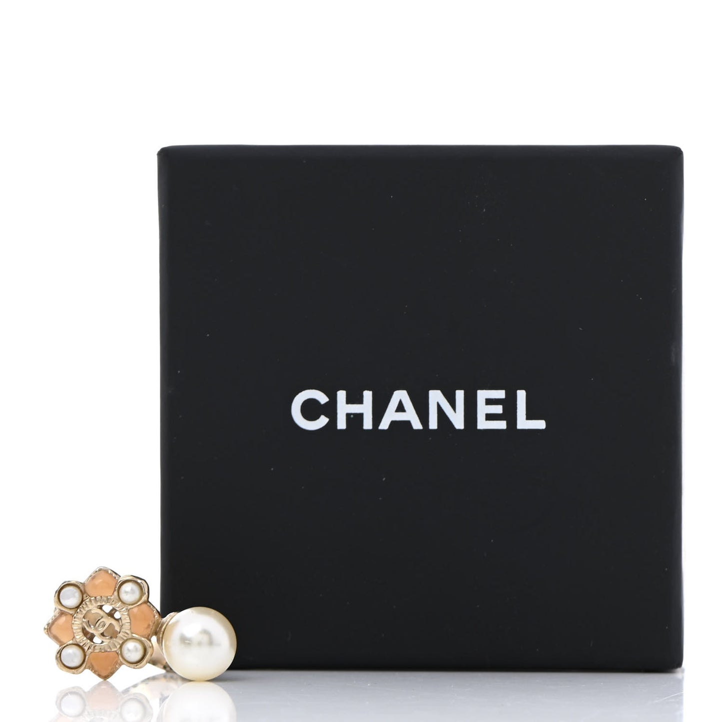 Gripoix Pearl CC Ring 53 6.5 Gold