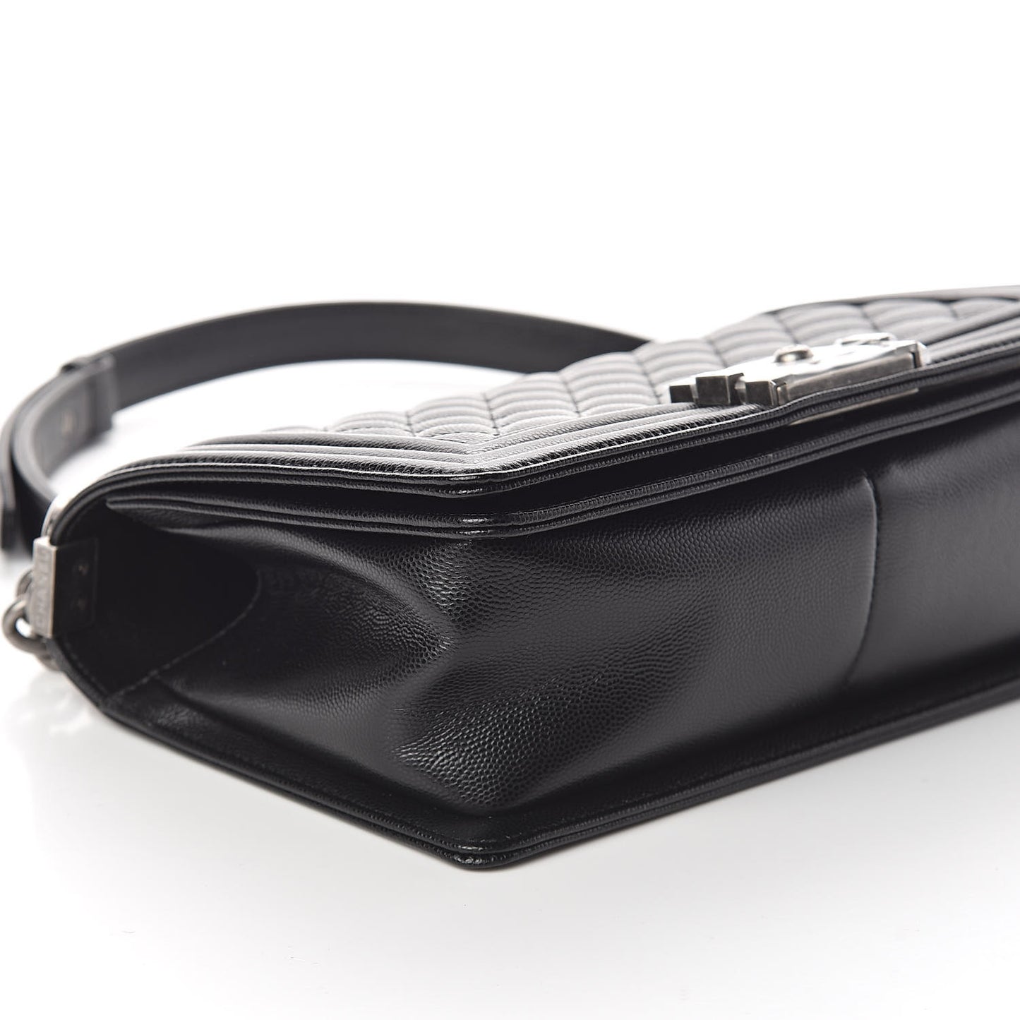 Caviar Quilted Medium Boy Flap Black