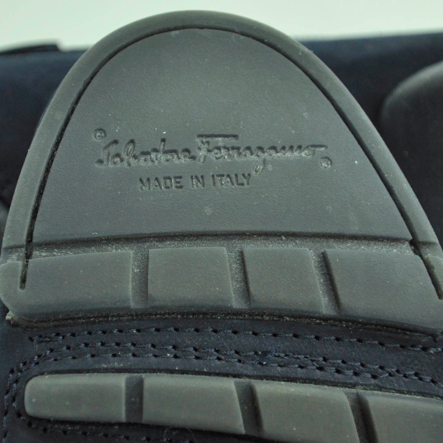SALVATOREFERRAGAMOSuedeLoafers5.5Black