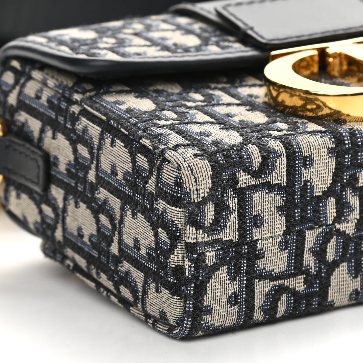 Oblique 30 Montaigne Box Bag Blue