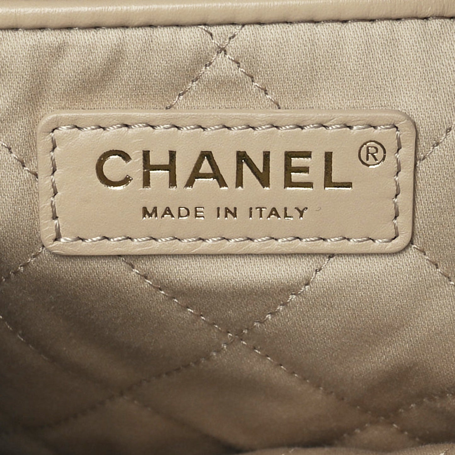 Shiny Calfskin Quilted Chanel 22 White