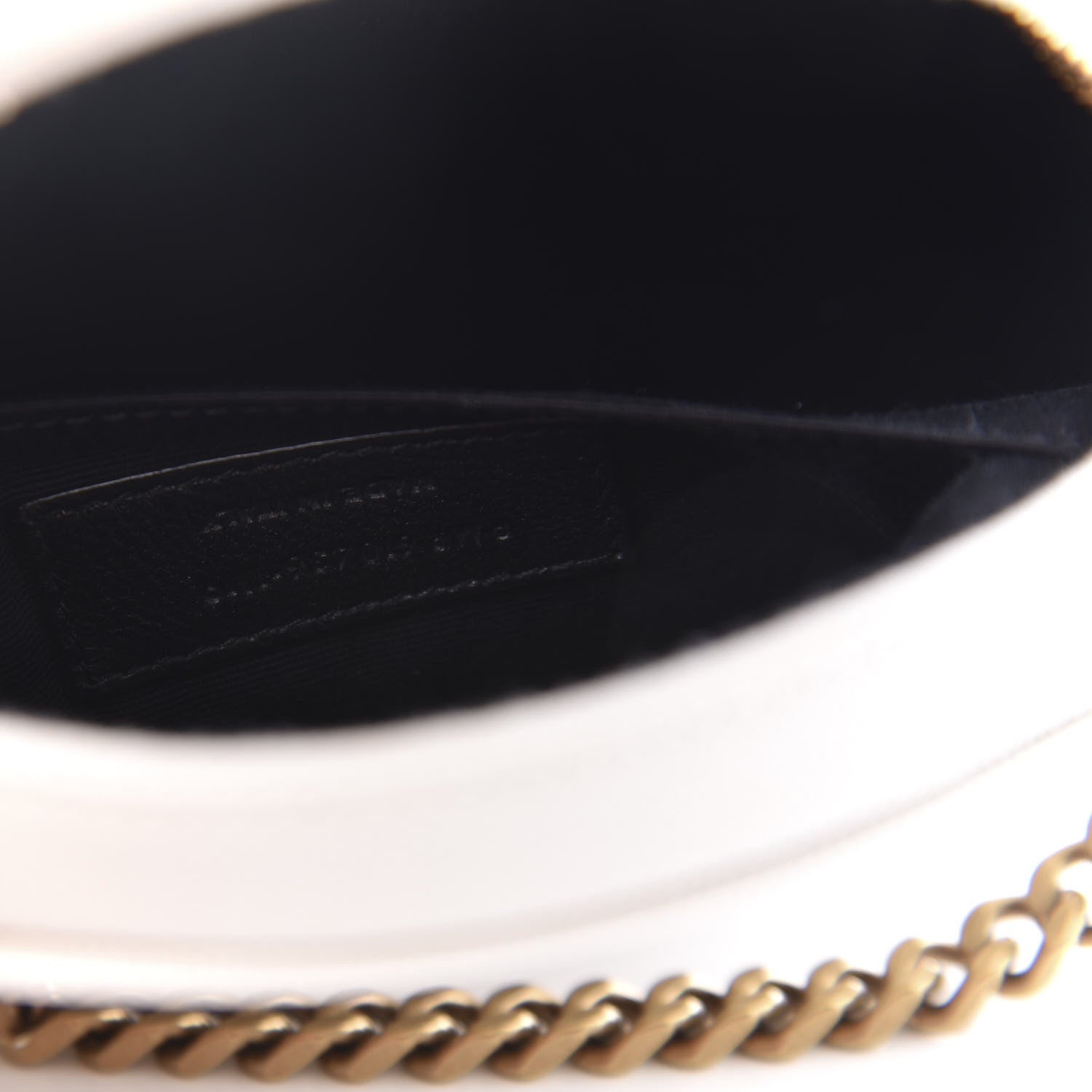 Saint Laurent Grain De Poudre Matelasse Chevron Quilted Round Vinyle Camera Bag Blanc Vintage 9 of 10