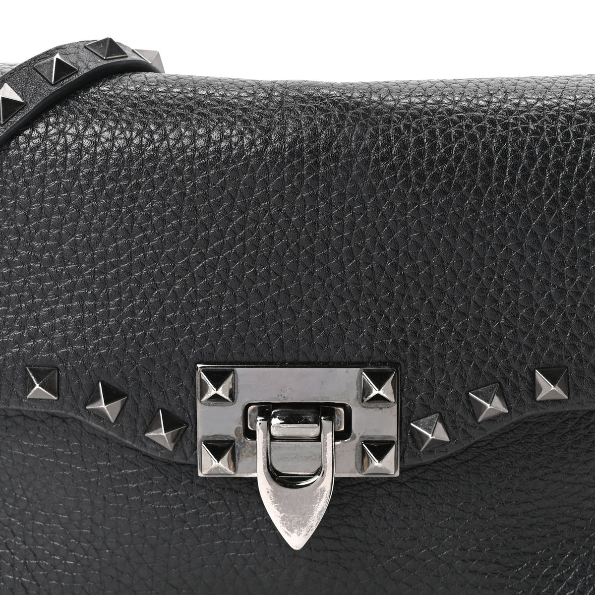 Pebbled Calfskin Monochrome Medium Rockstud Flip Lock Crossbody Bag Black