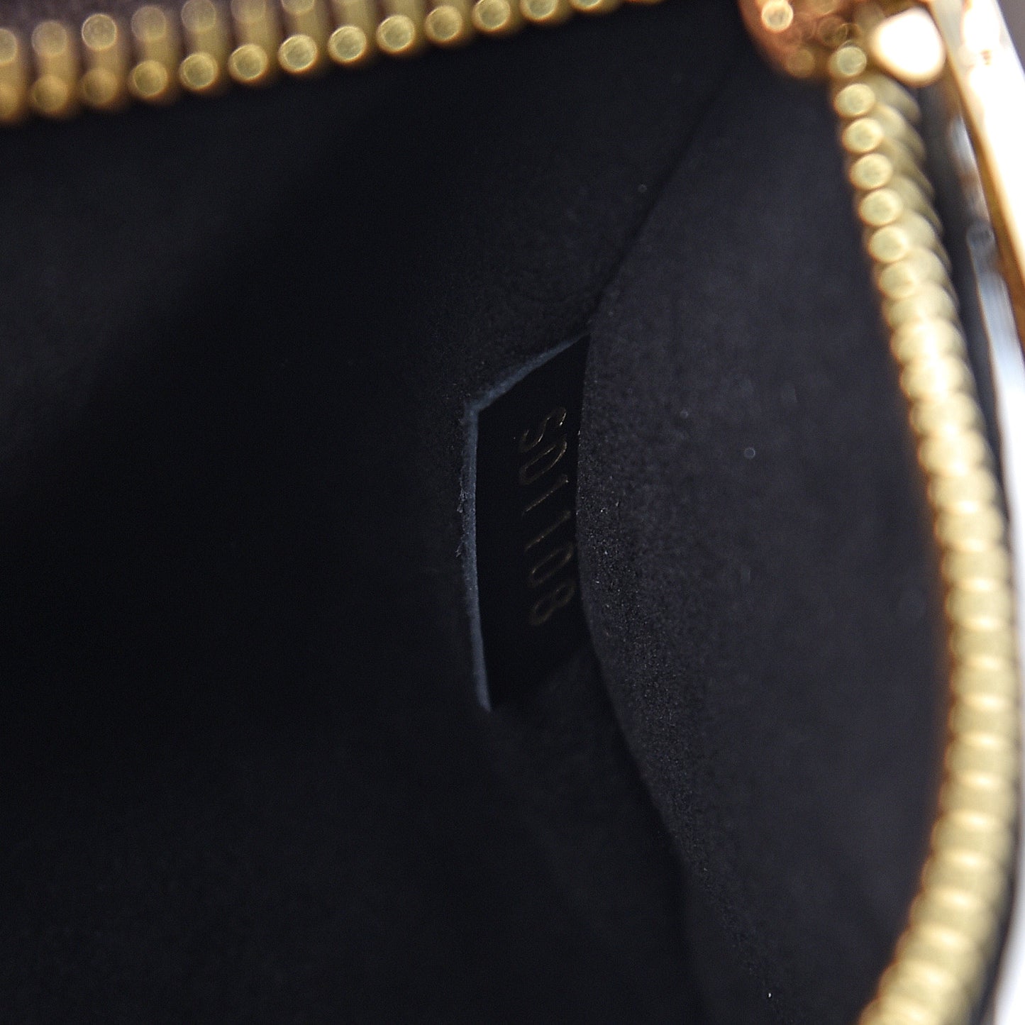Reverse Monogram Pochette Metis