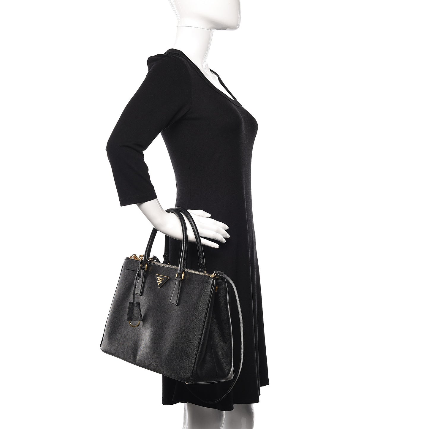 Saffiano Medium Galleria Double Zip Tote Black