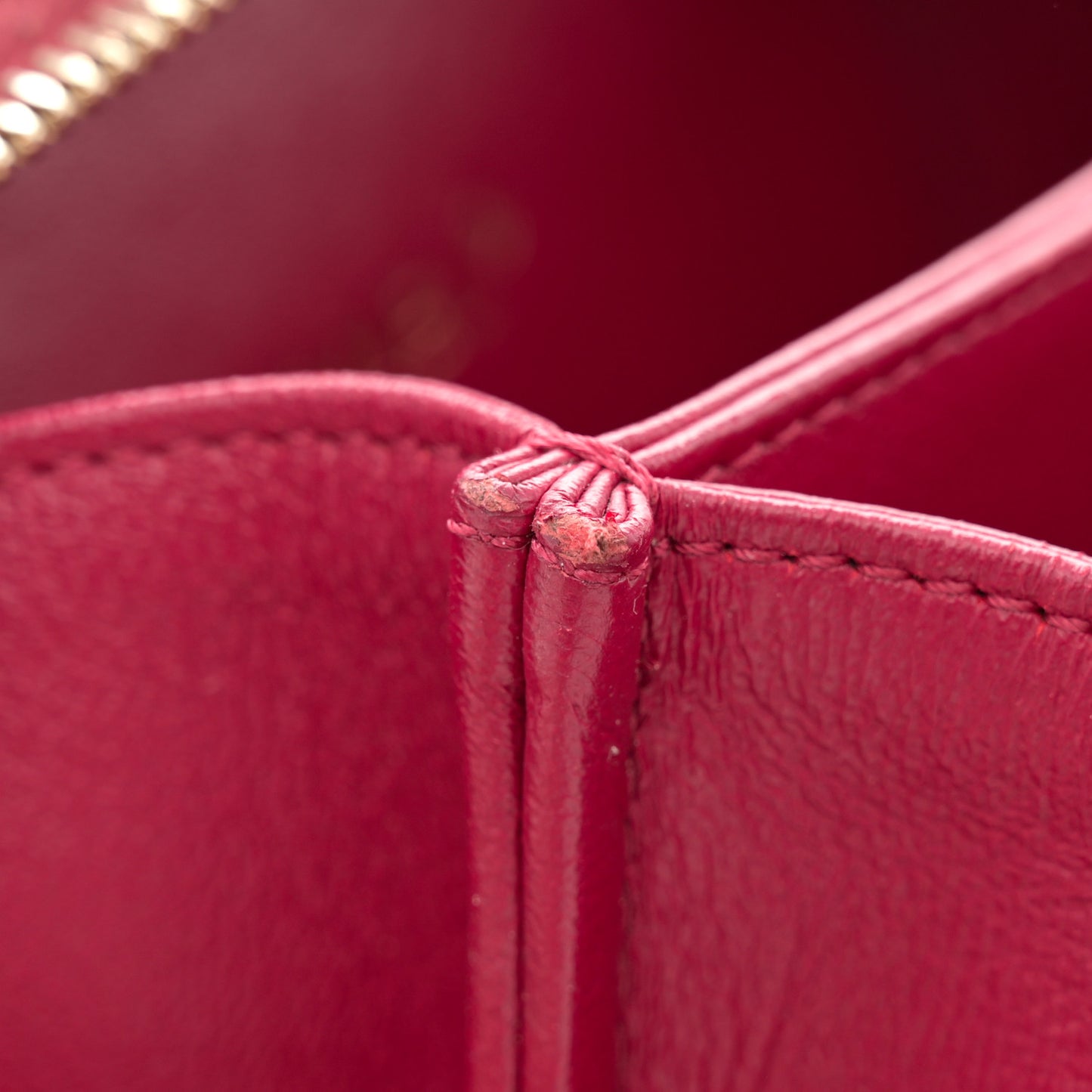 Caviar Quilted Small CC Filigree Vanity Case Burgundy