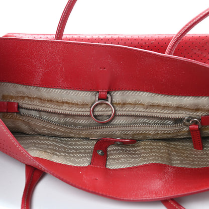Prada Vitello Drive Perforated Perforated Tote Fuoco 9 of 12