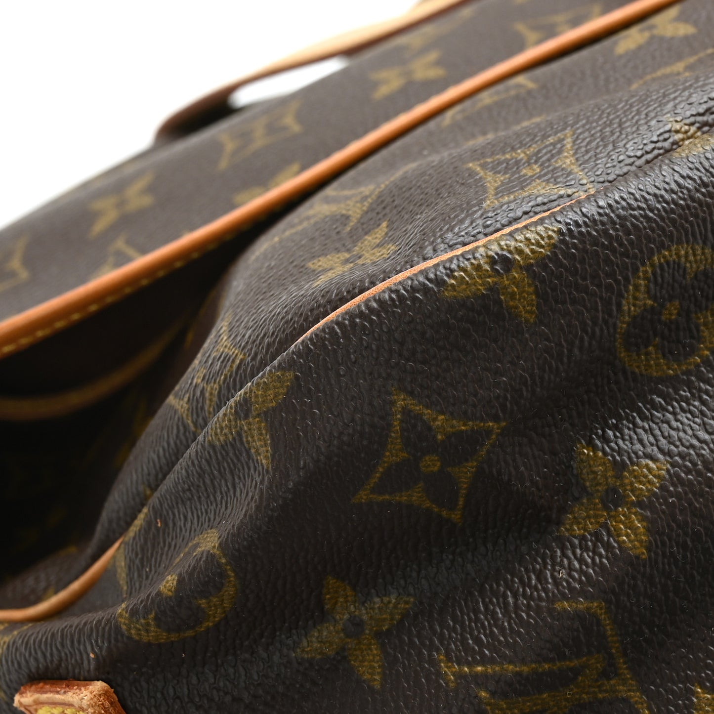 Monogram Saumur 35