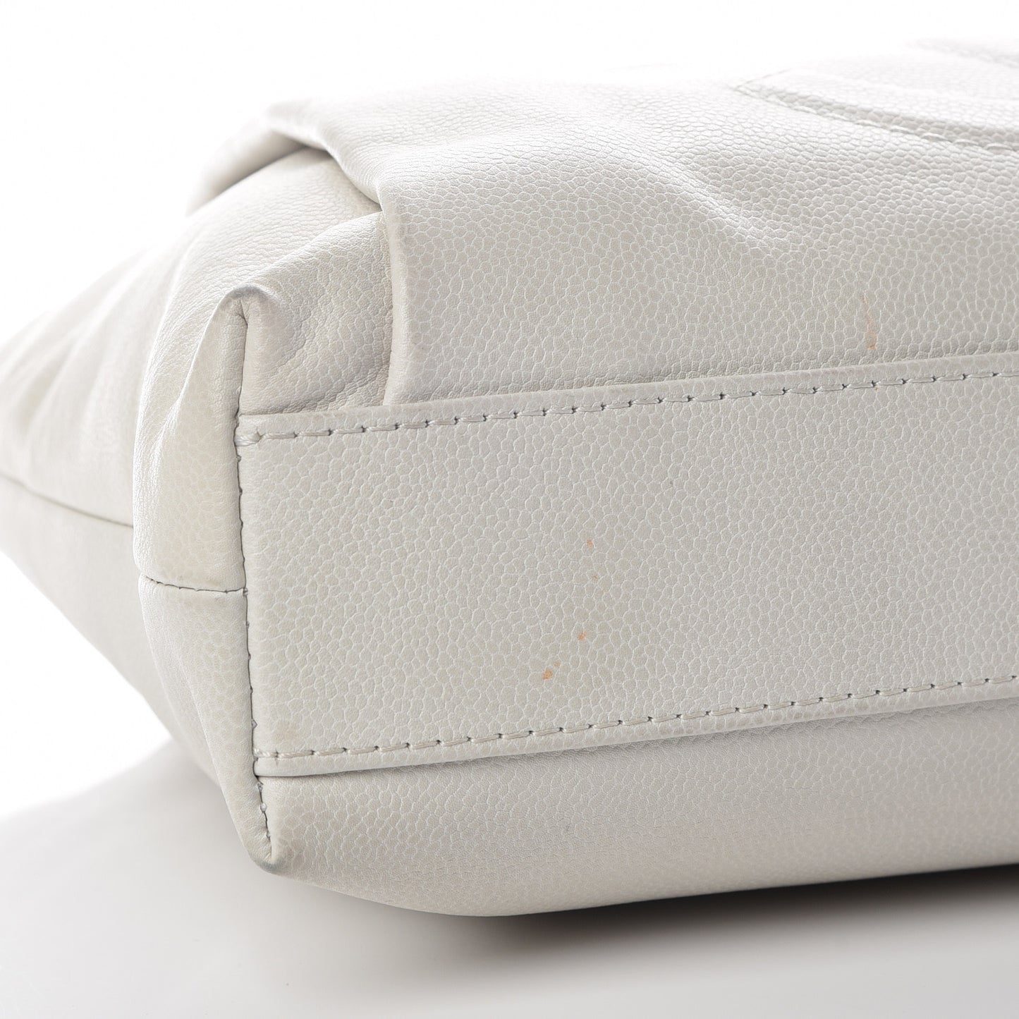 Caviar Large CC Tuck Tote Ivory