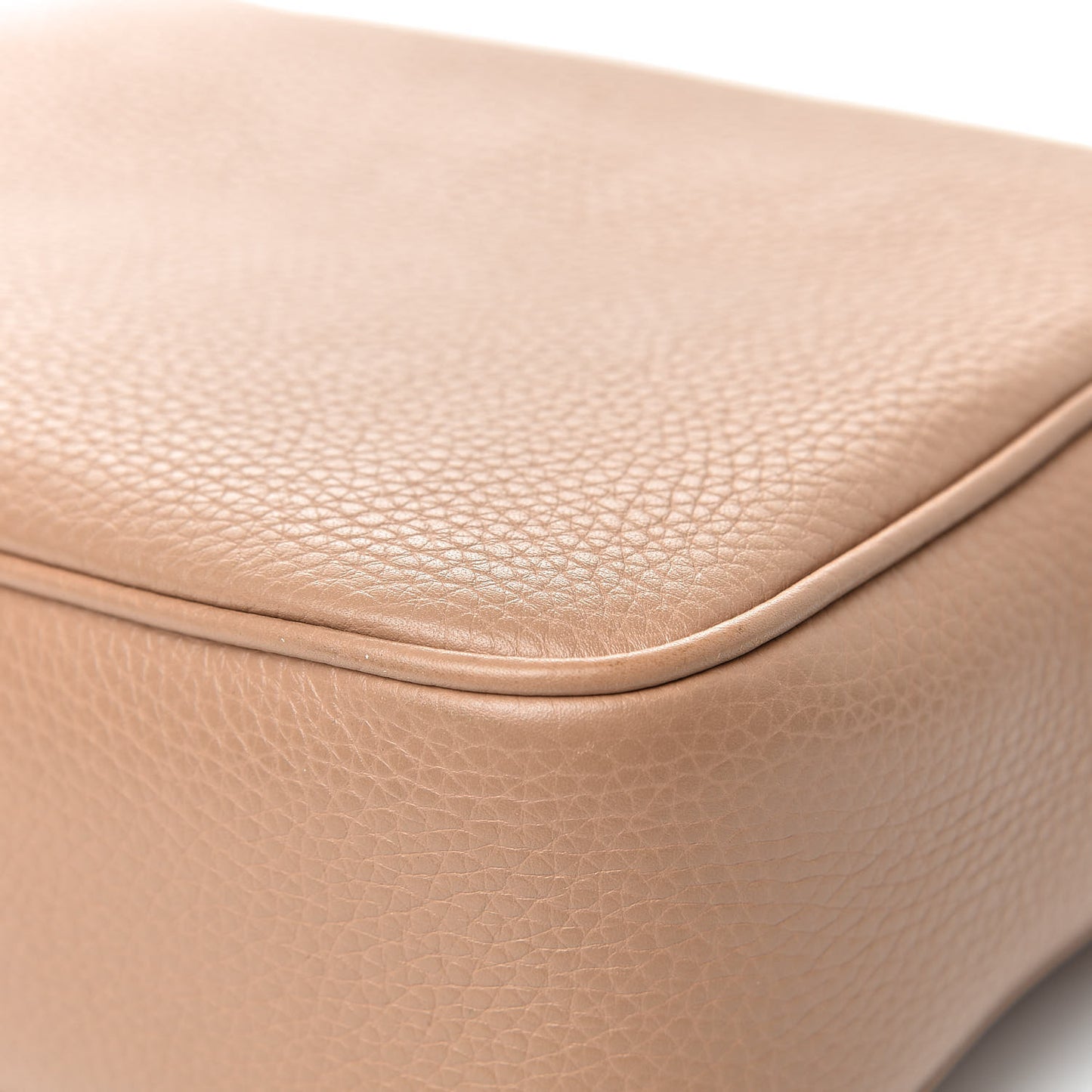 Pebbled Calfskin Small Soho Disco Bag Camelia
