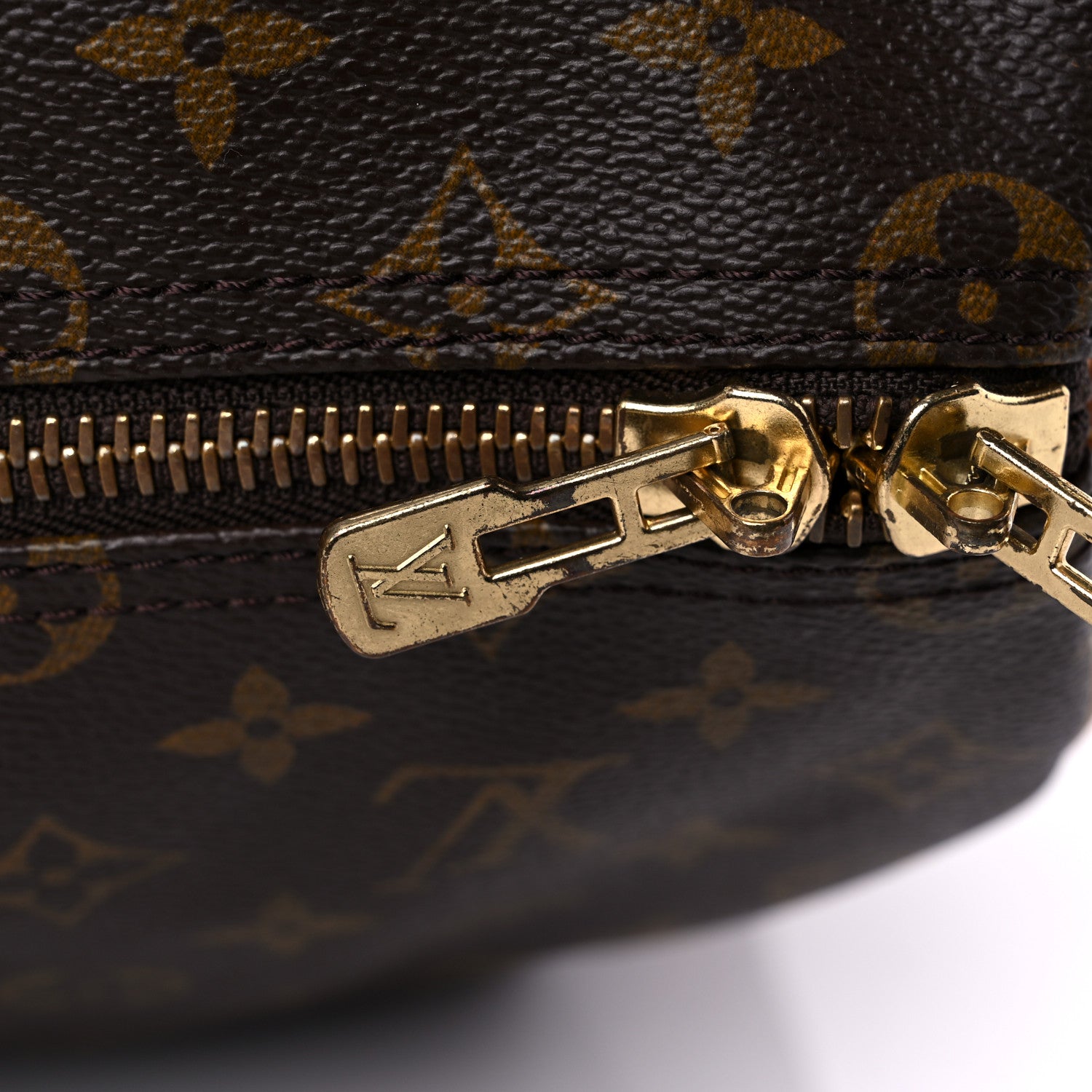 Louis Vuitton Monogram Keepall 45 34 of 34