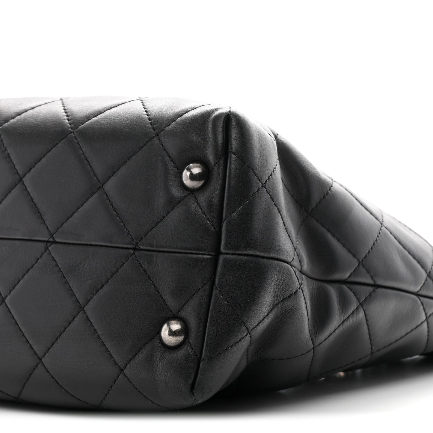 Calfskin Quilted Large Shopping In Chains Tote Black