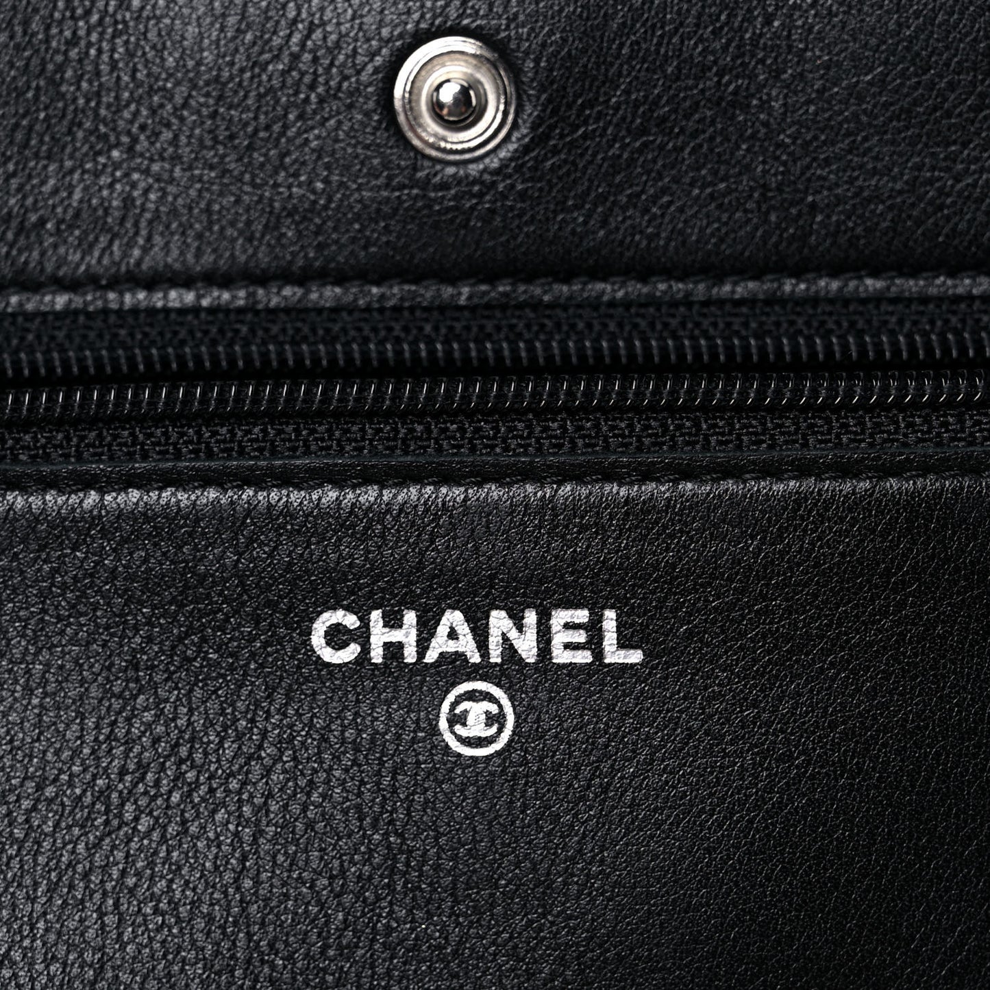 Patent Quilted Wallet On Chain WOC Black