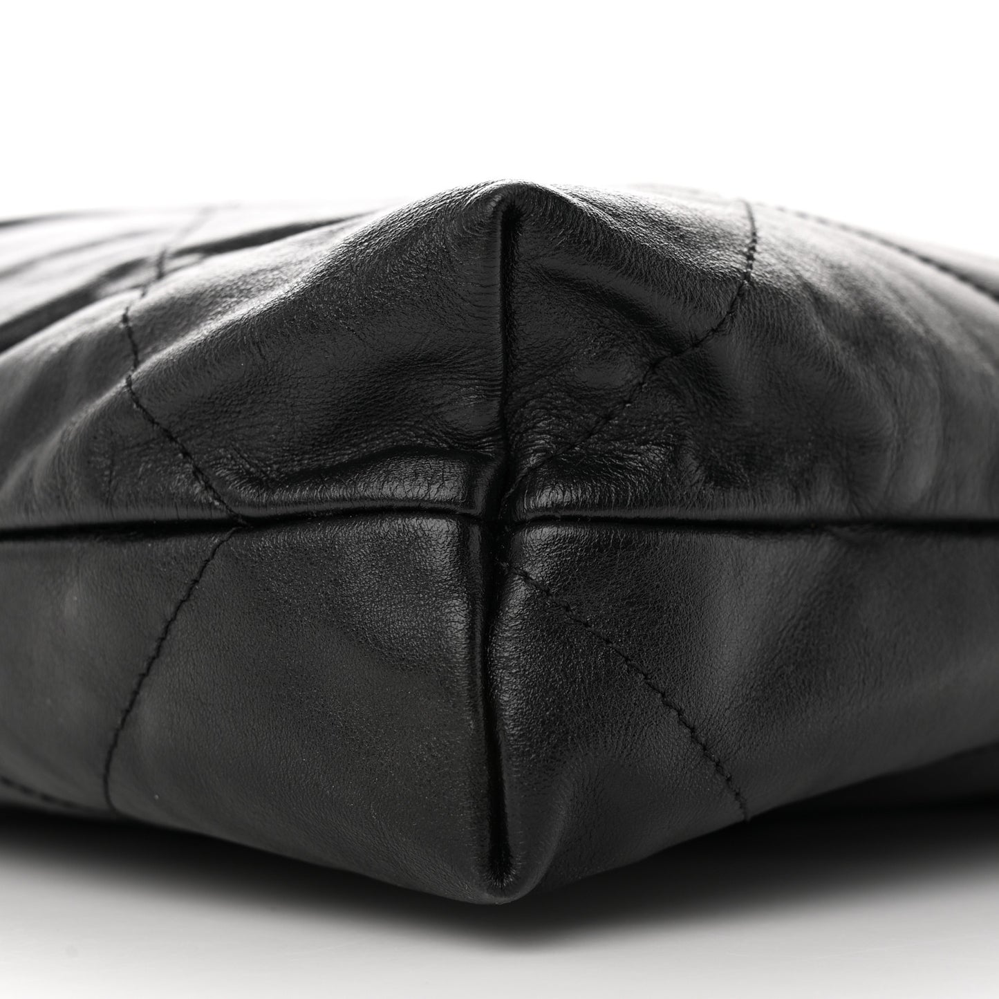 Shiny Calfskin Quilted Chanel 22 Black