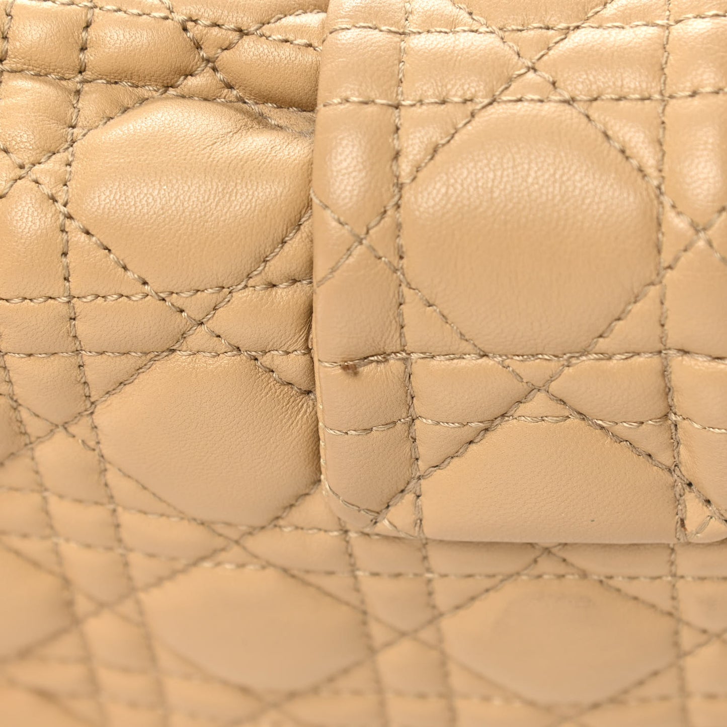 Lambskin Cannage New Lock Flap Beige