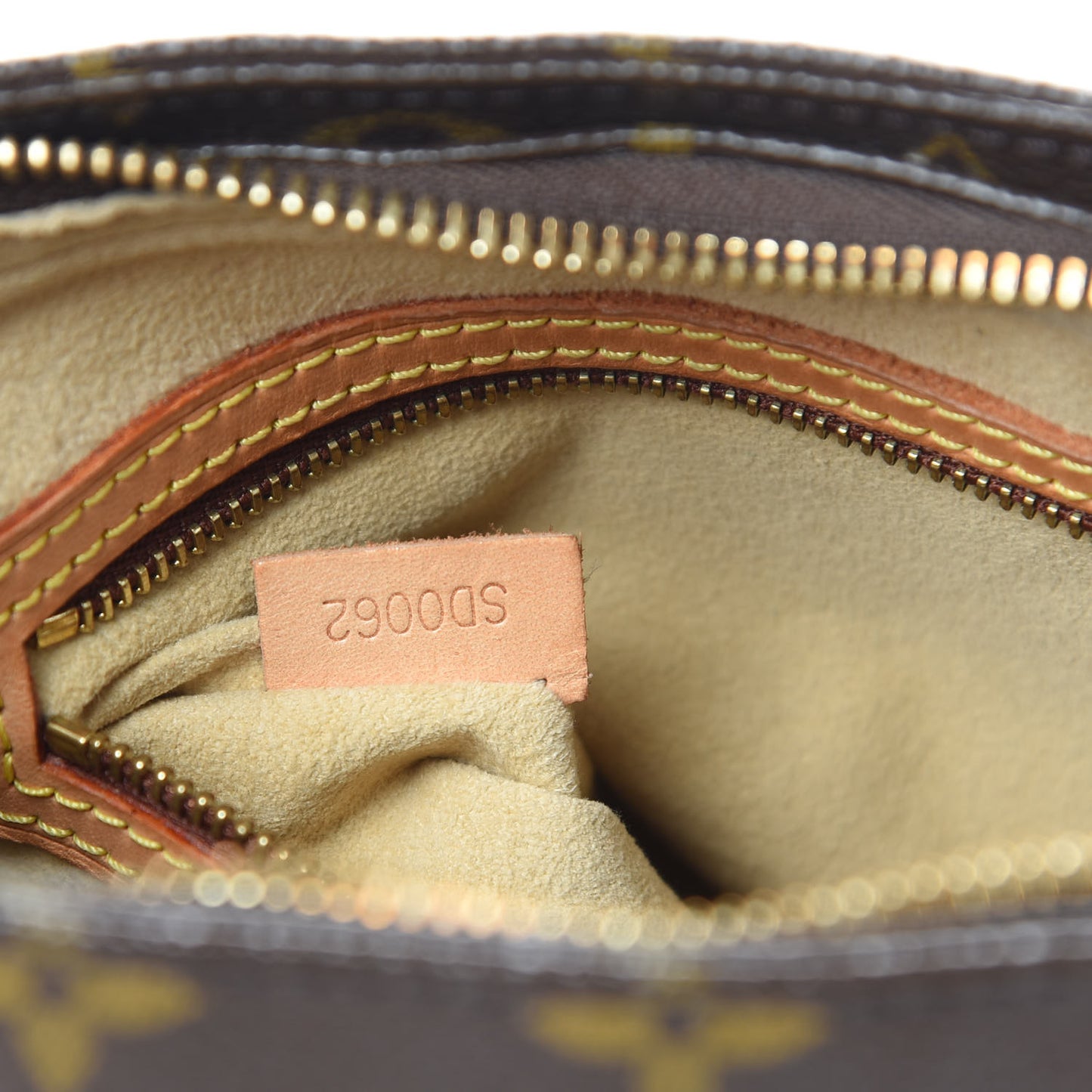 Monogram Looping MM