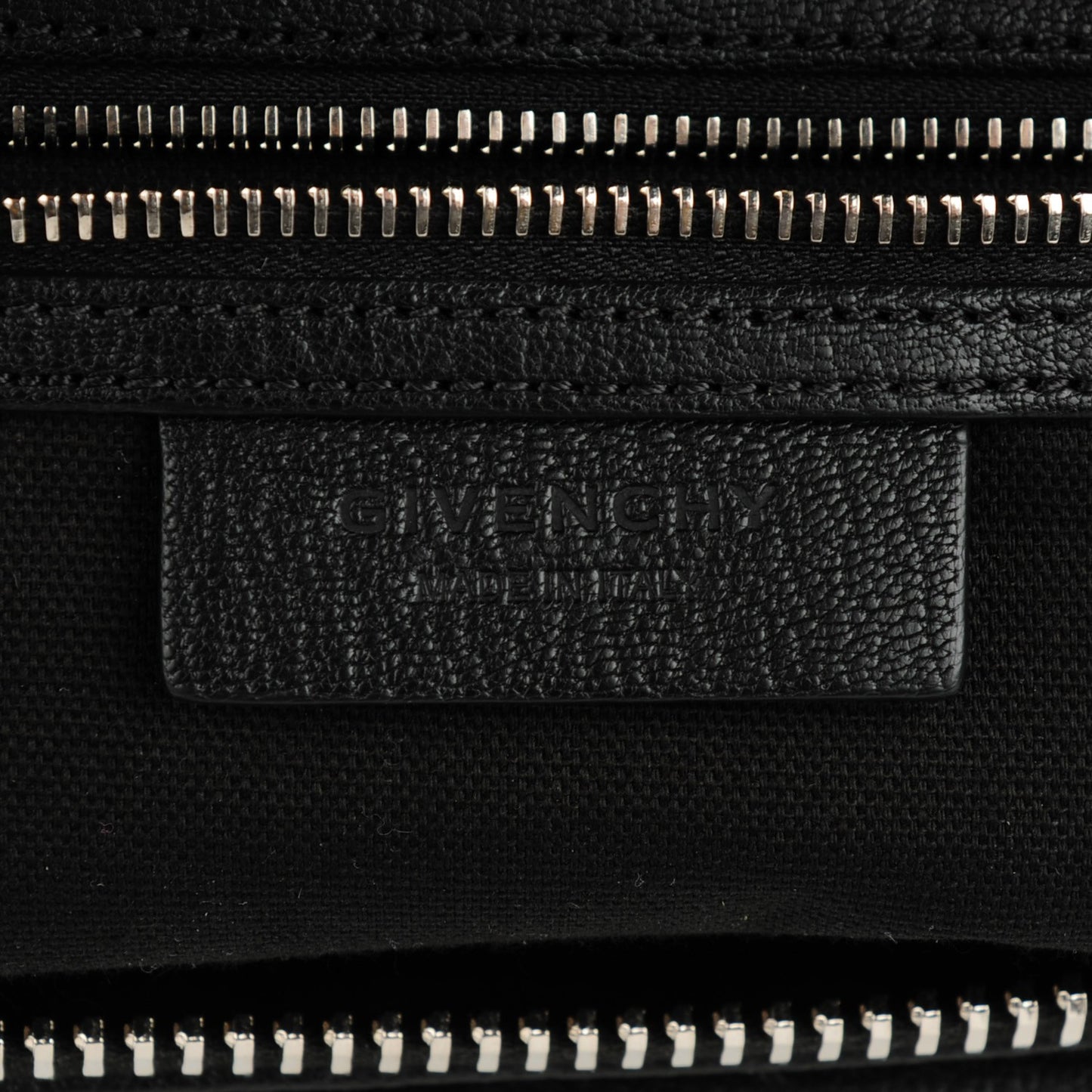 Sugar Goatskin Medium Antigona Black