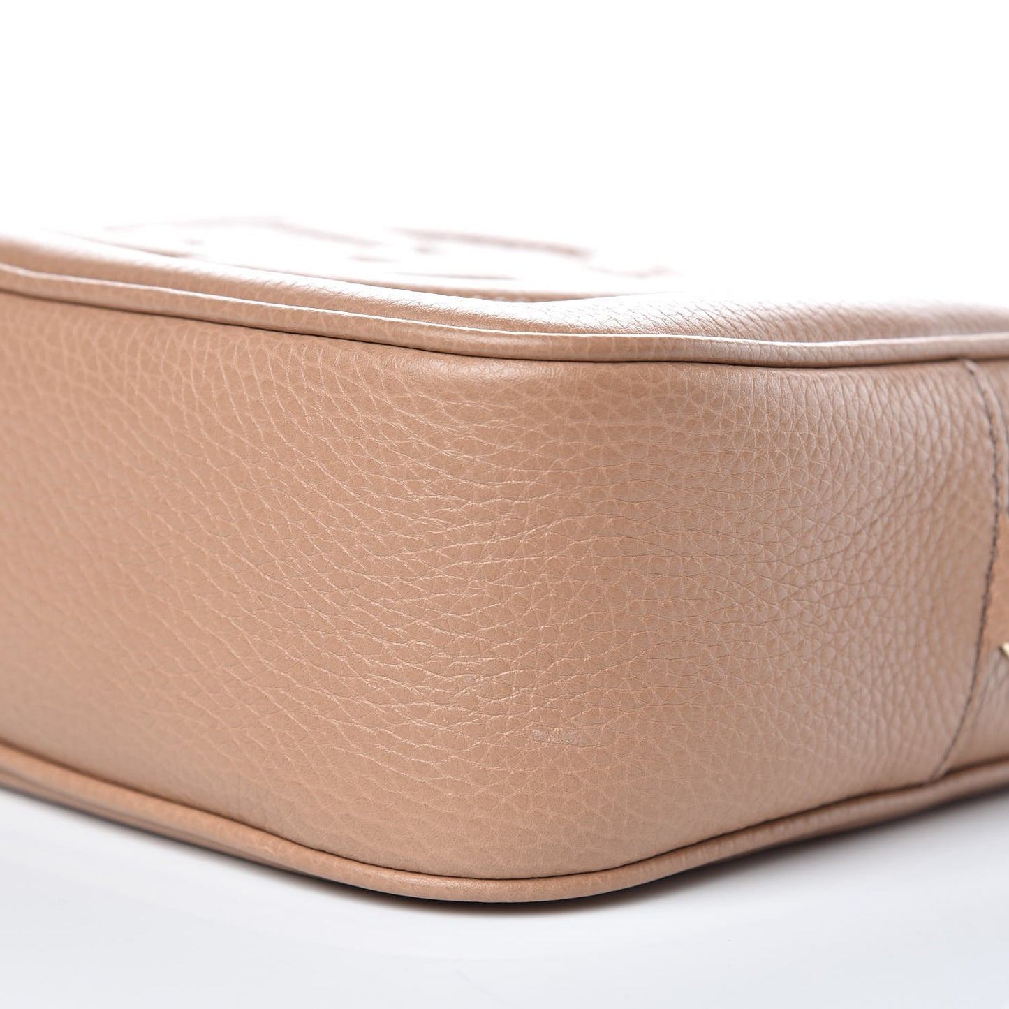 Pebbled Calfskin Small Soho Disco Bag Camelia