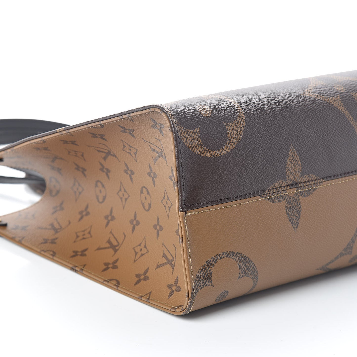 Reverse Monogram Giant Onthego MM