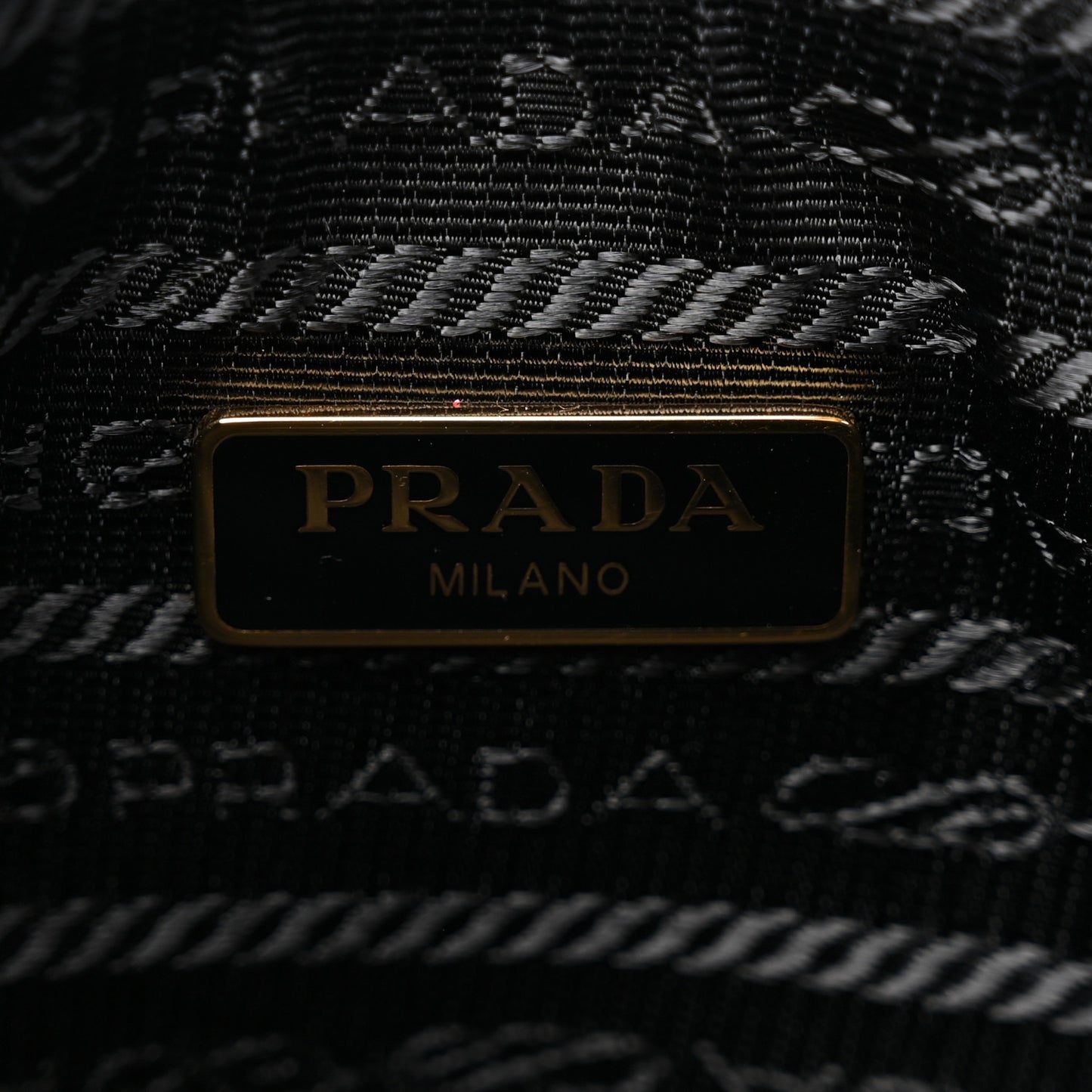 Saffiano Lux Re-Edition 2005 Shoulder Bag Black