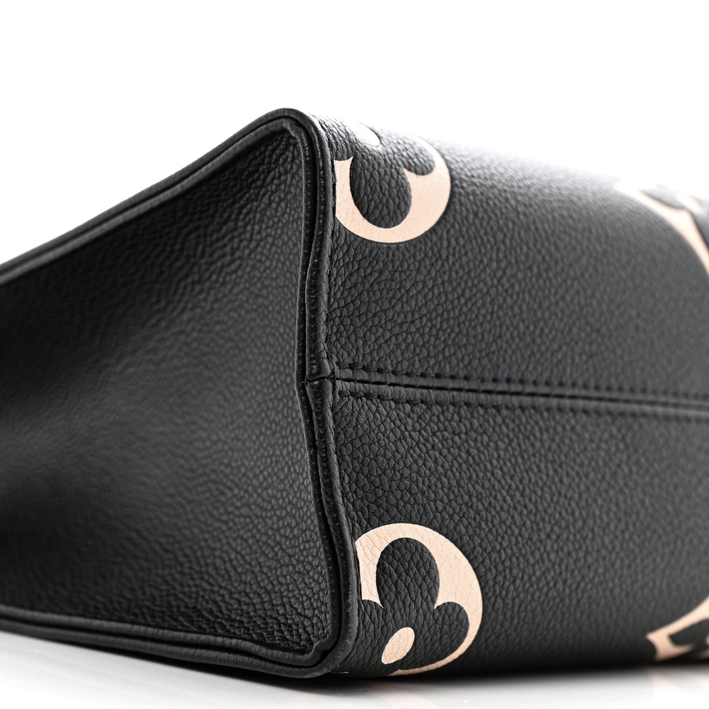 Empreinte Monogram Giant Onthego PM Black Beige