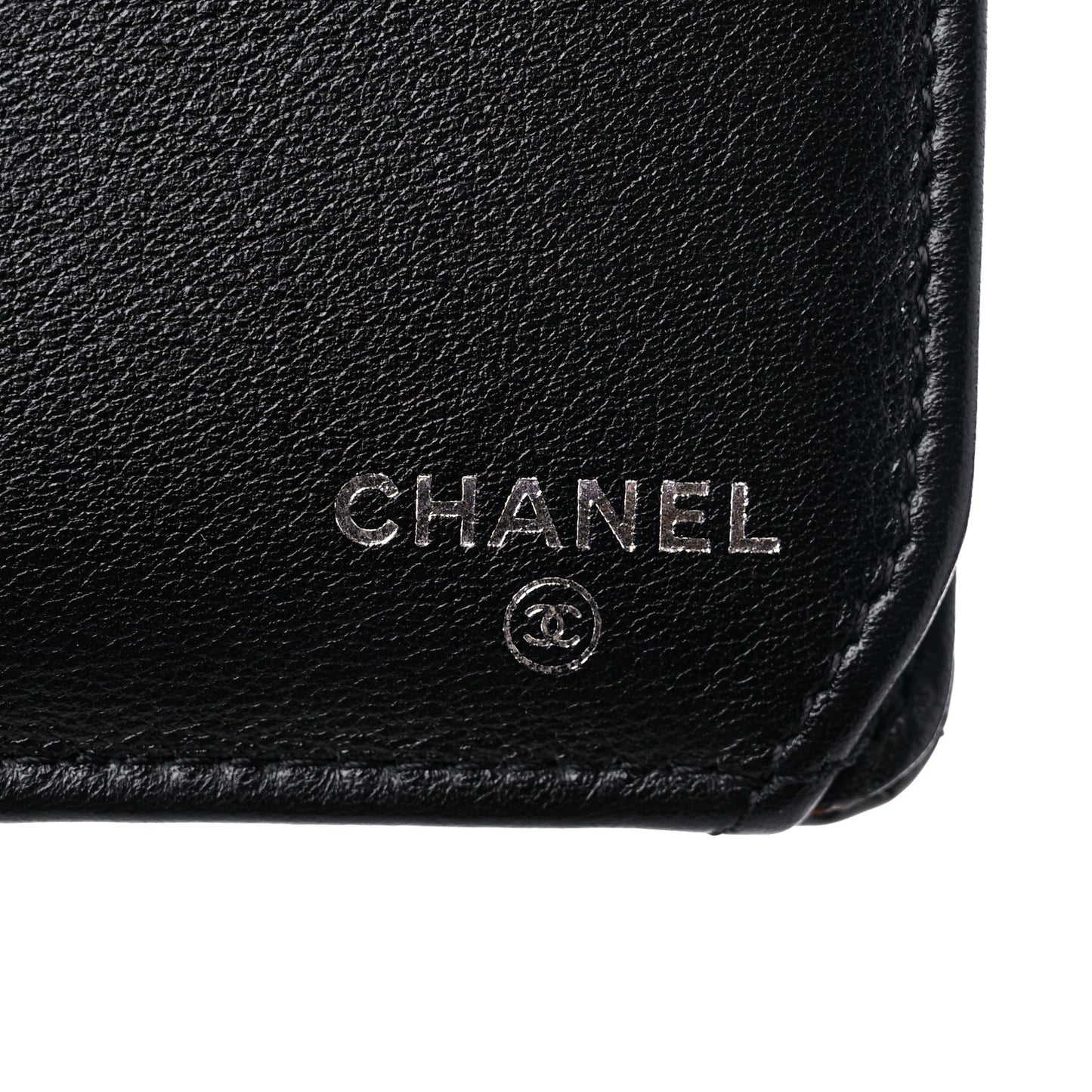 Striated Patent Quilted Zipped Pocket Long Wallet Black