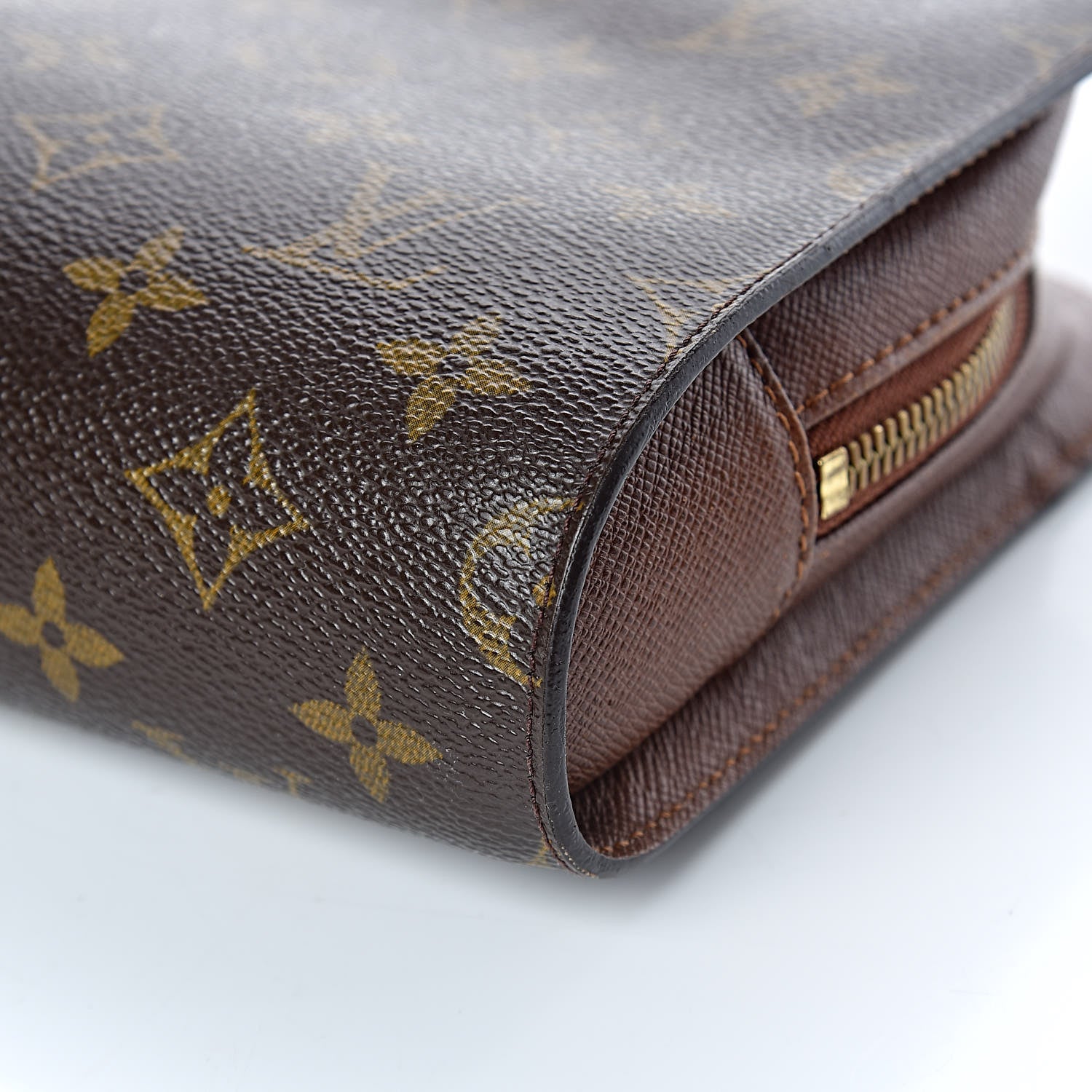 Louis Vuitton Monogram Pochette Toiletries Bag 6 of 8