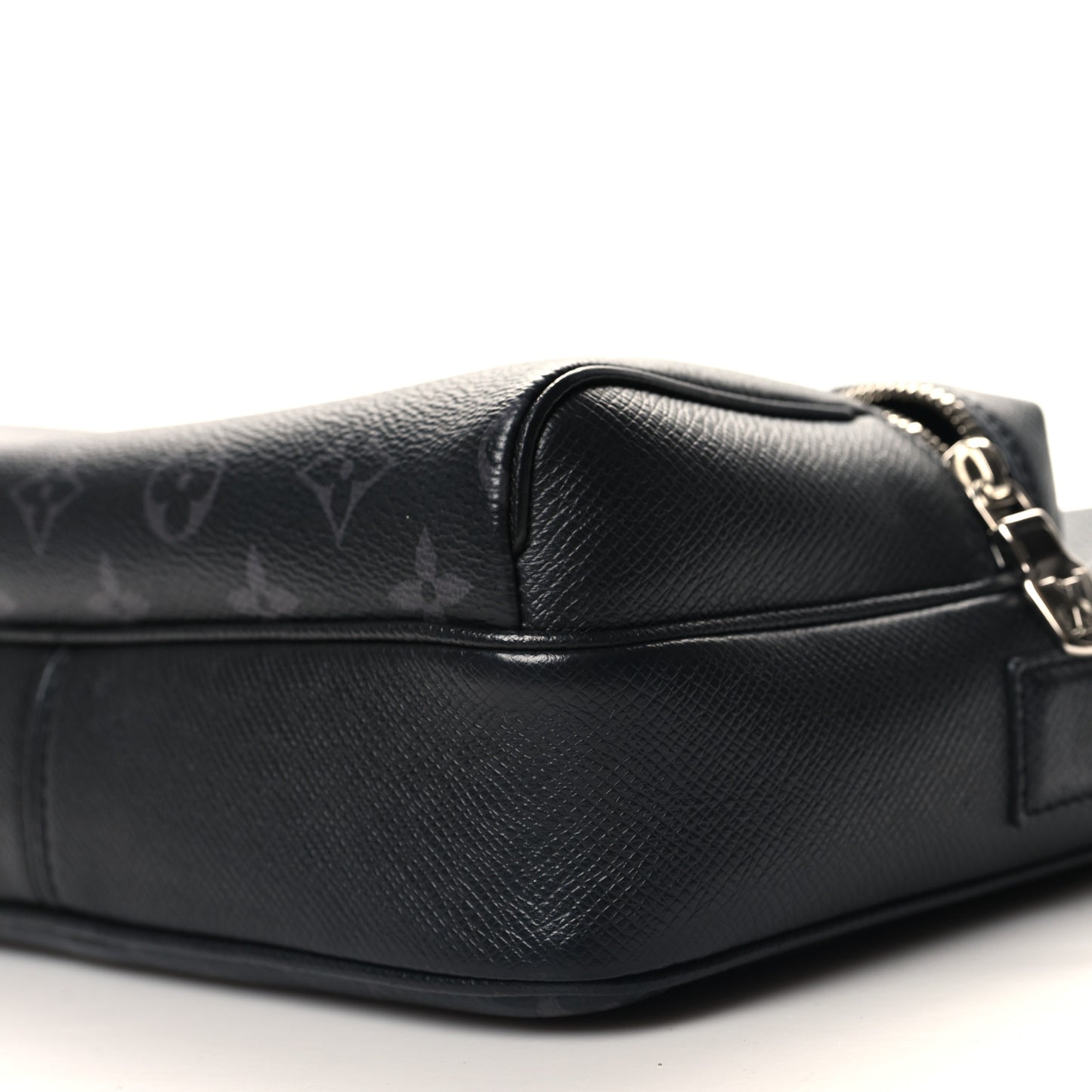 Taiga Monogram Eclipse Outdoor Messenger Black