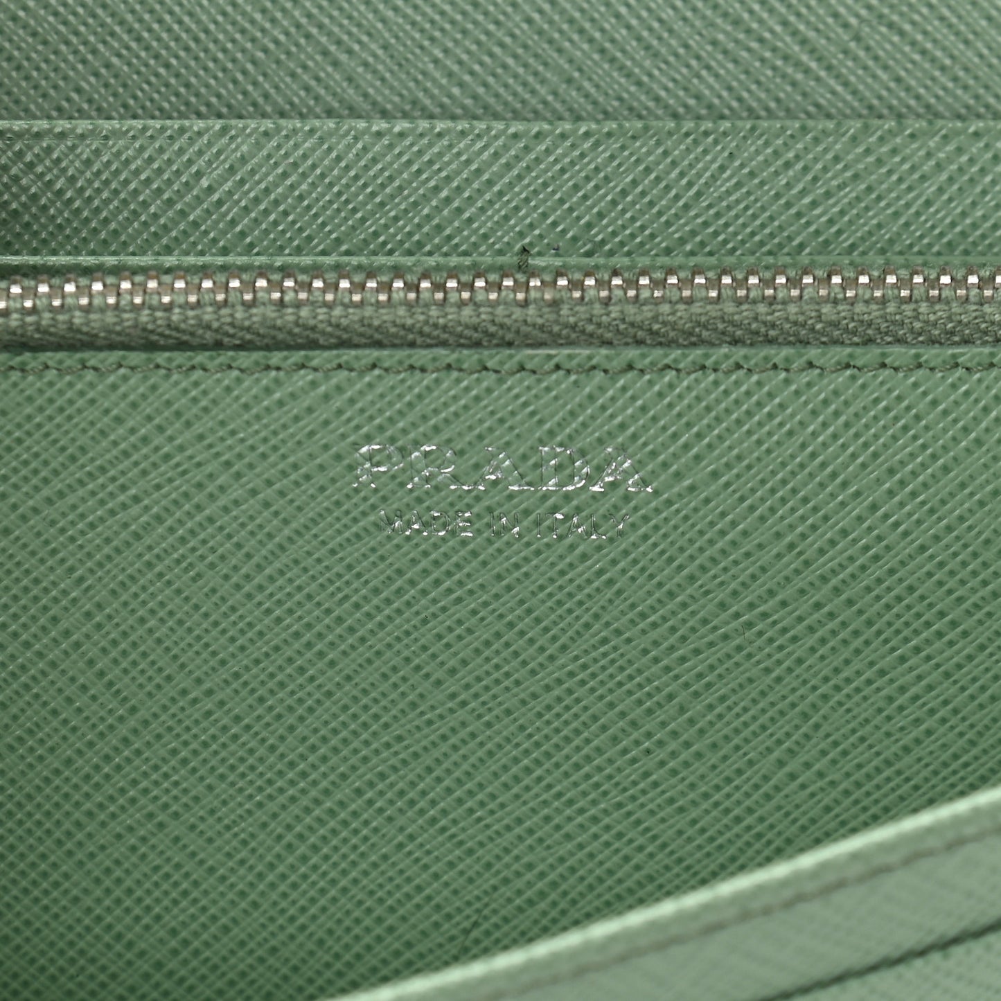 Saffiano Metal Oro Chain Wallet Acquamarina