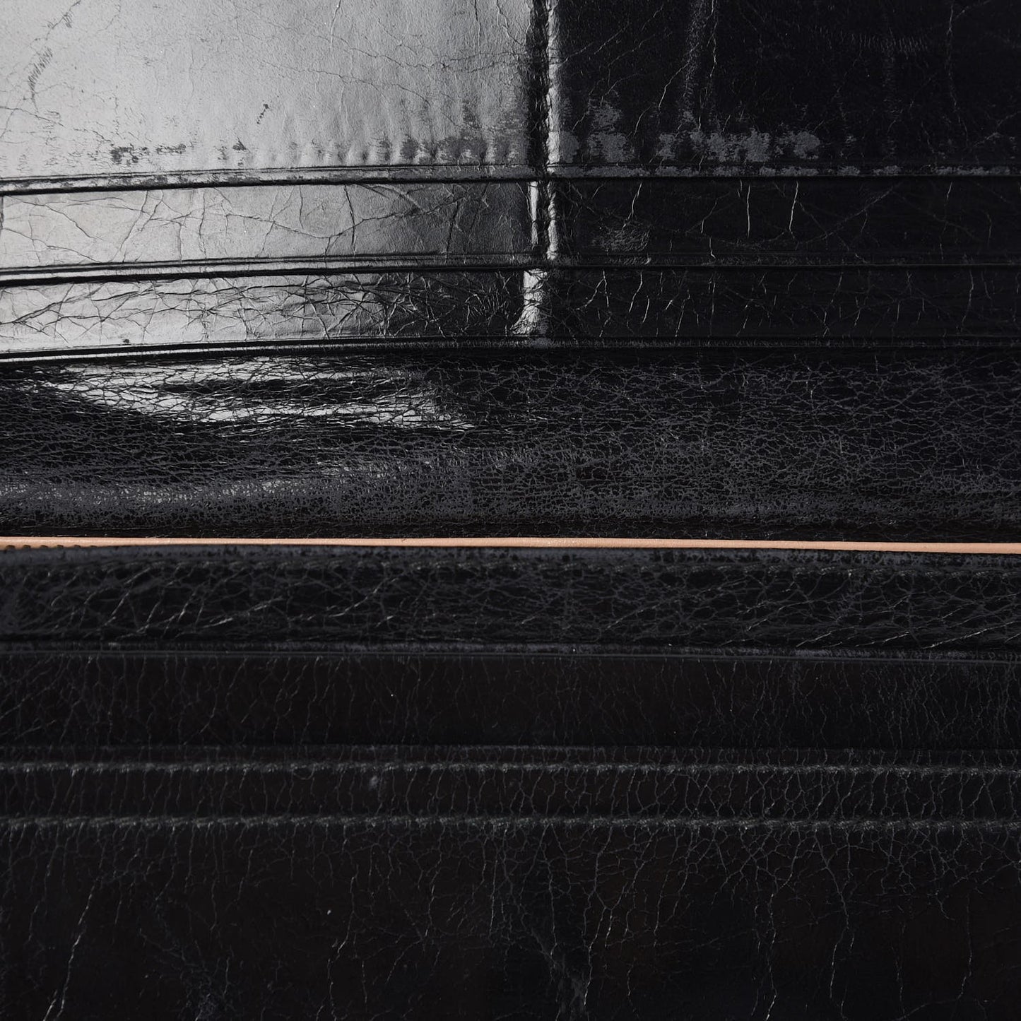 Vitello Shine Zip Flap Wallet Black