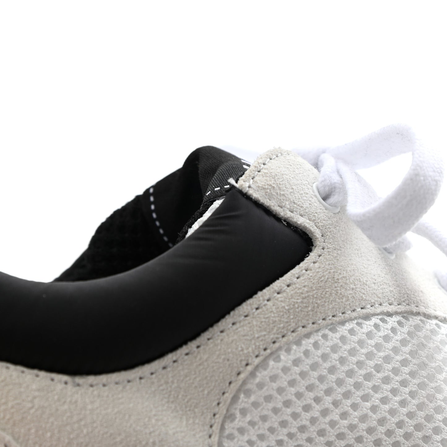 Mesh Suede Calfskin Grained Calfskin Mens CC Sneakers 43 White Black