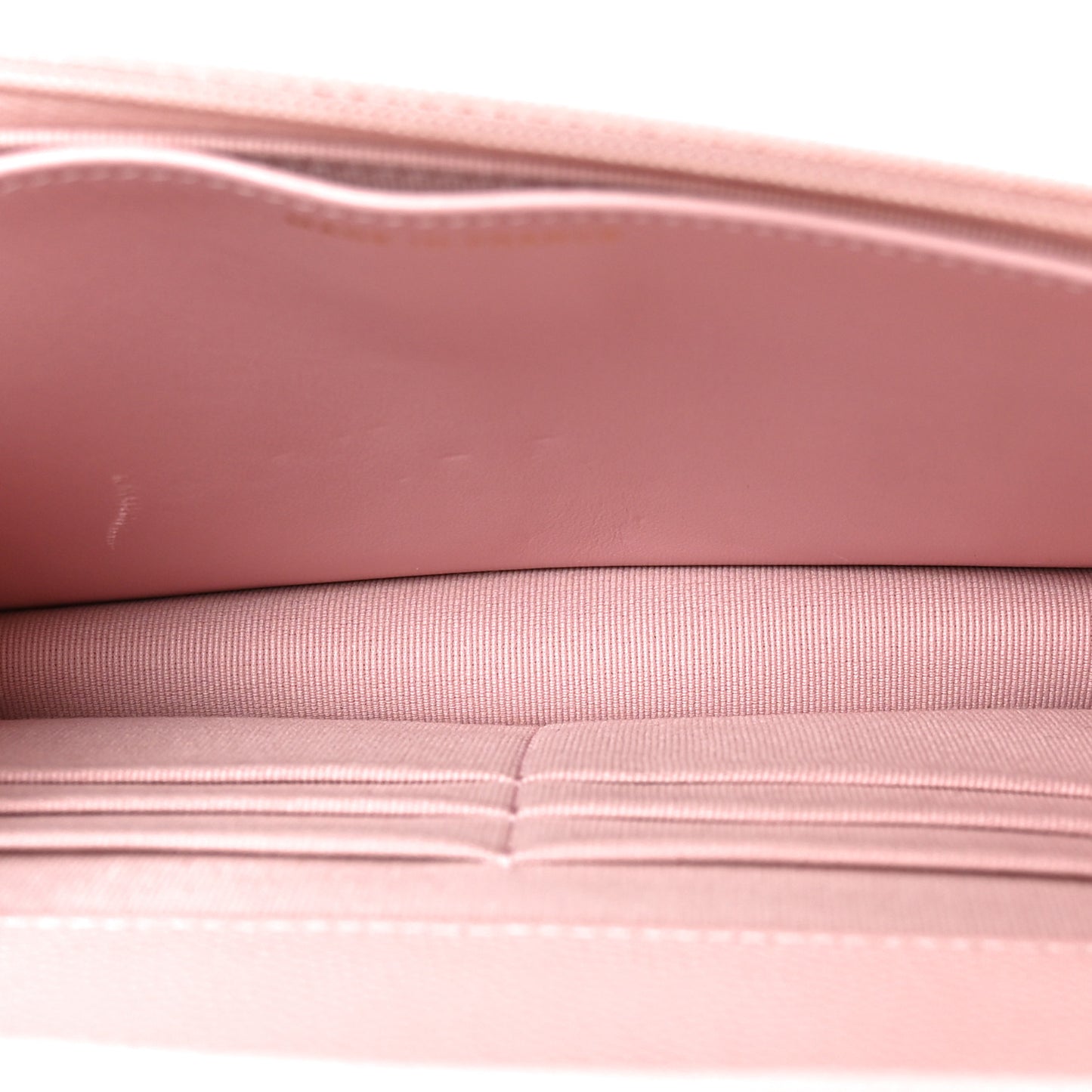 Caviar Quilted Wallet on Chain WOC Light Pink