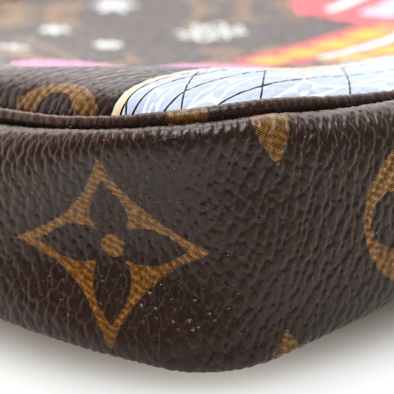 Louis Vuitton Monogram 2021 Christmas Animation London Mini Pochette Accessories Red 8 of 10
