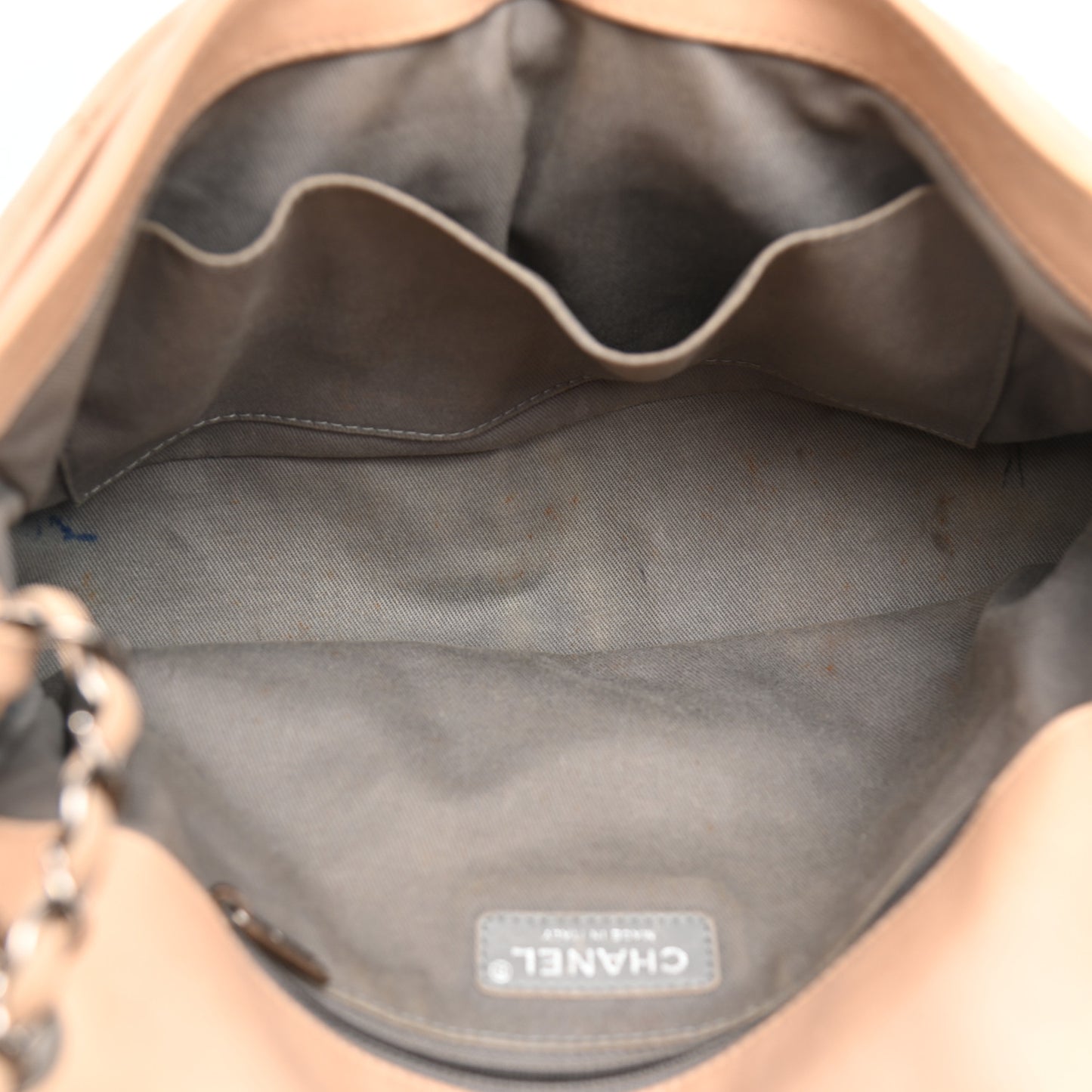 Grained Calfskin Medium Natural Beauty Flap Beige