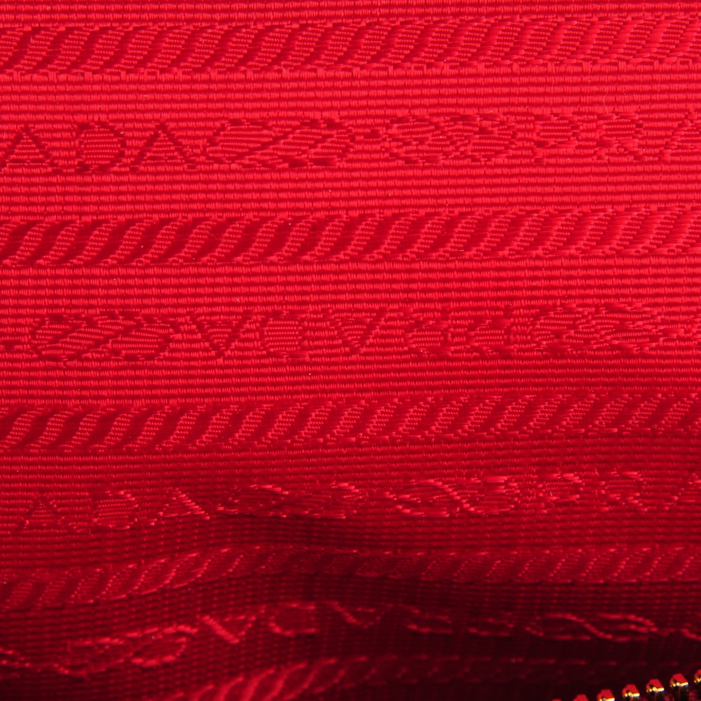 Saffiano Lux Medium Tote Fuoco
