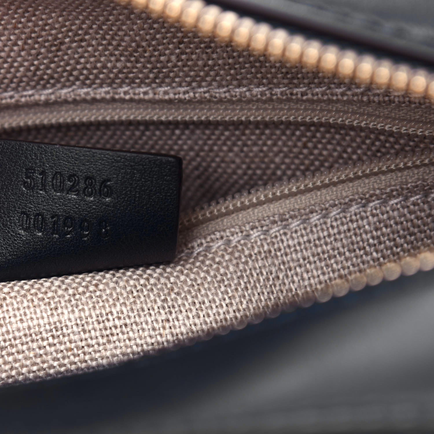 Gucci Microguccissima Medium Crossbody Bag Blue 9 of 11