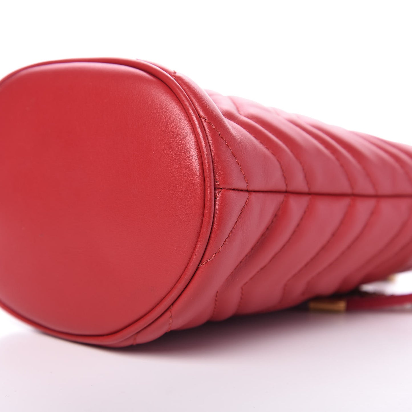 Calfskin Matelasse Mini GG Marmont 2.0 Bucket Bag Hibiscus Red