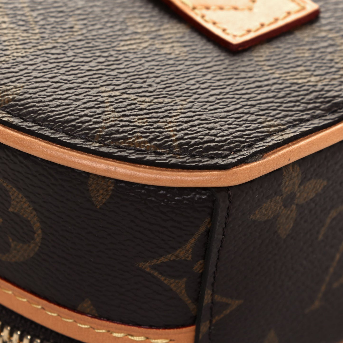 Monogram Mini Boite Chapeau