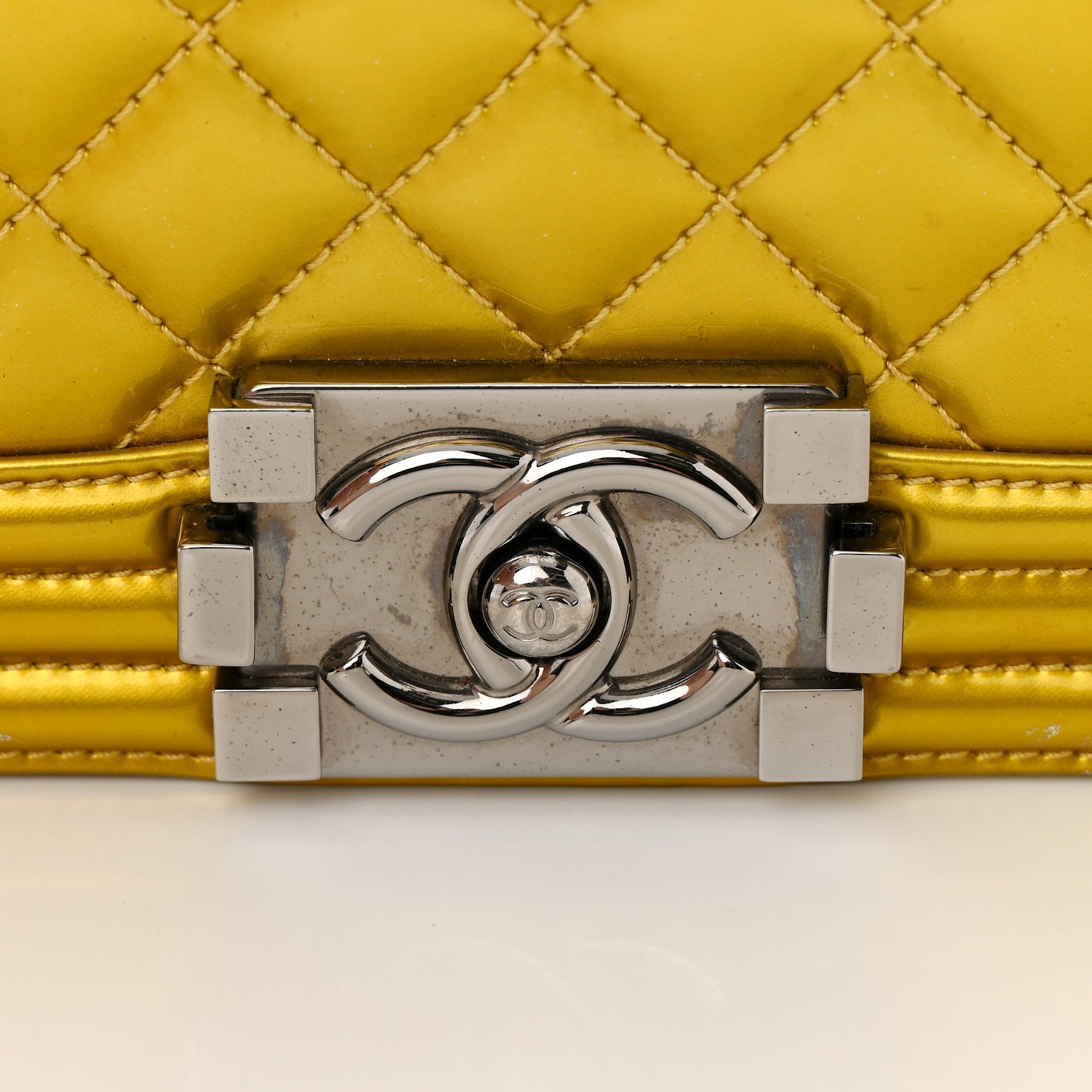Metallic Patent Calfskin Quilted Medium Boy Flap Gold