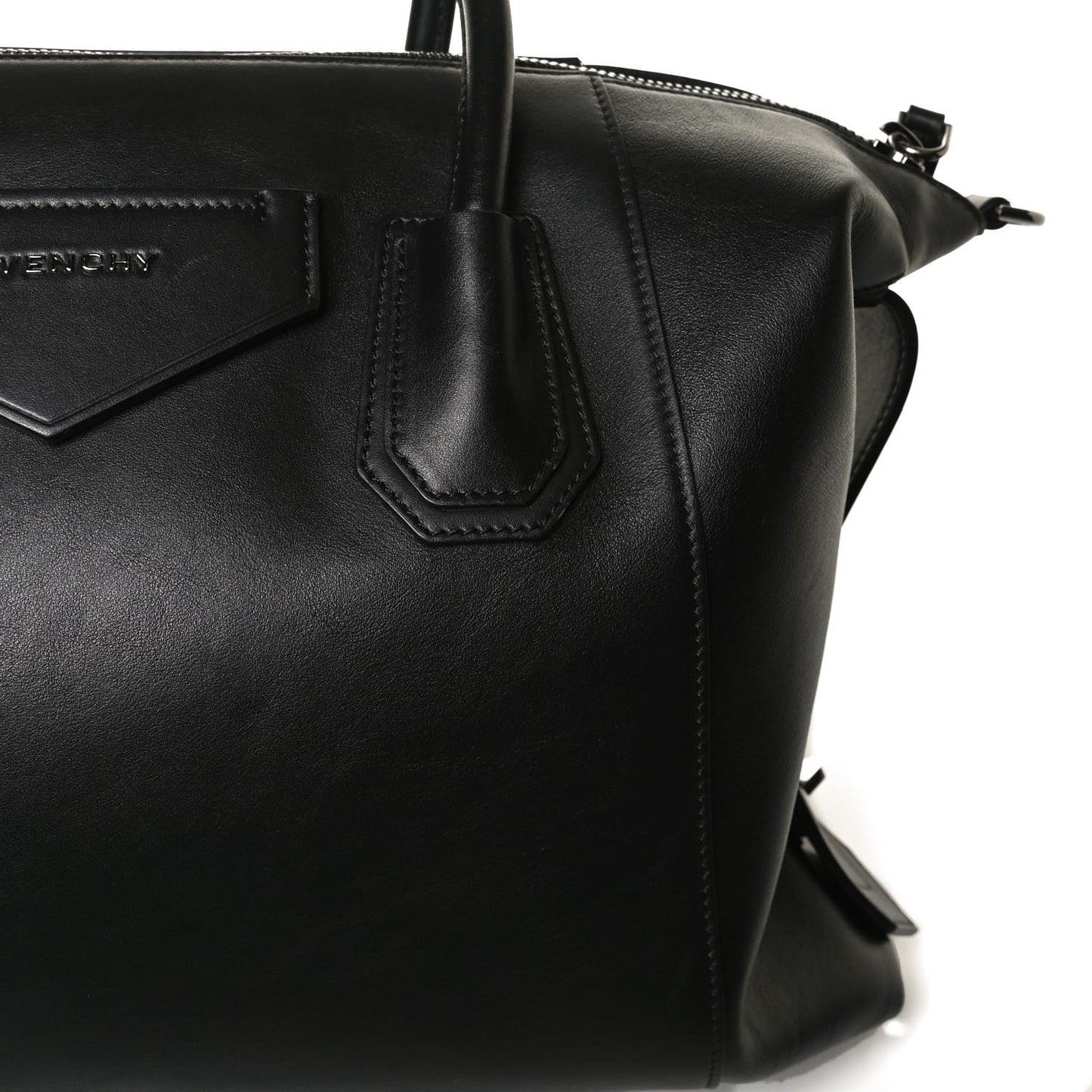 Smooth Calfskin Medium Soft Antigona Black