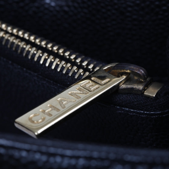 Caviar Quilted Grand Shopping Tote GST Black