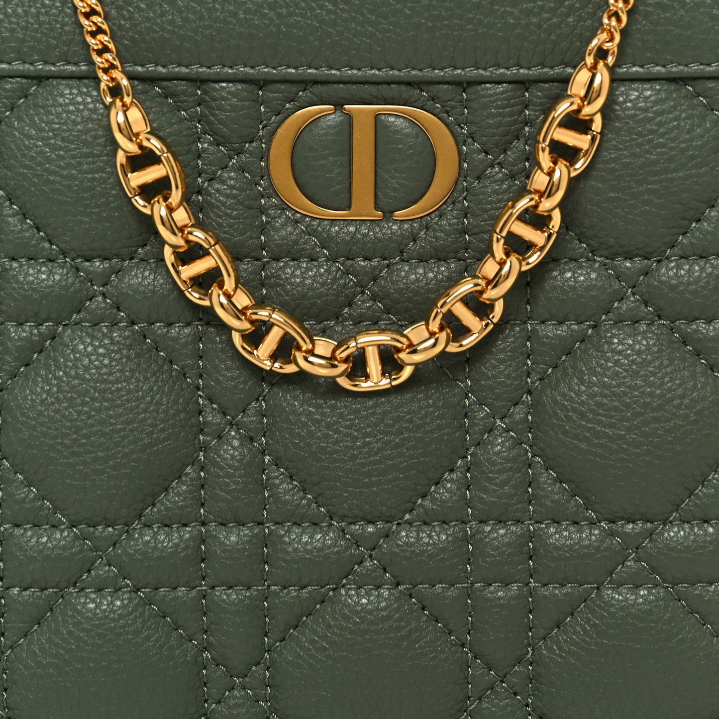 Calfskin Cannage Caro Zipped Pouch With Chain Cedar Green