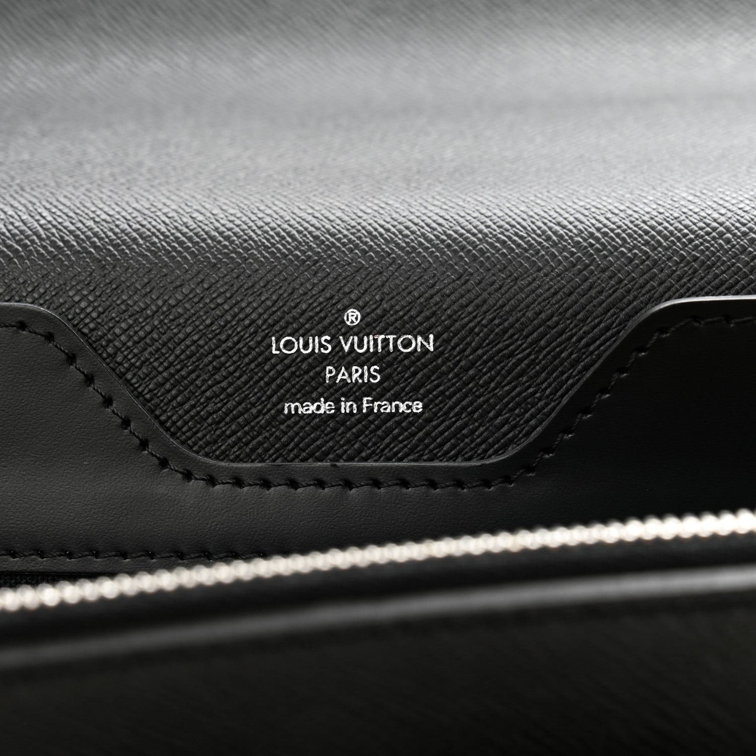 Louis Vuitton Taiga Neo Robusto 2 Compartment Briefcase Black 5 of 11