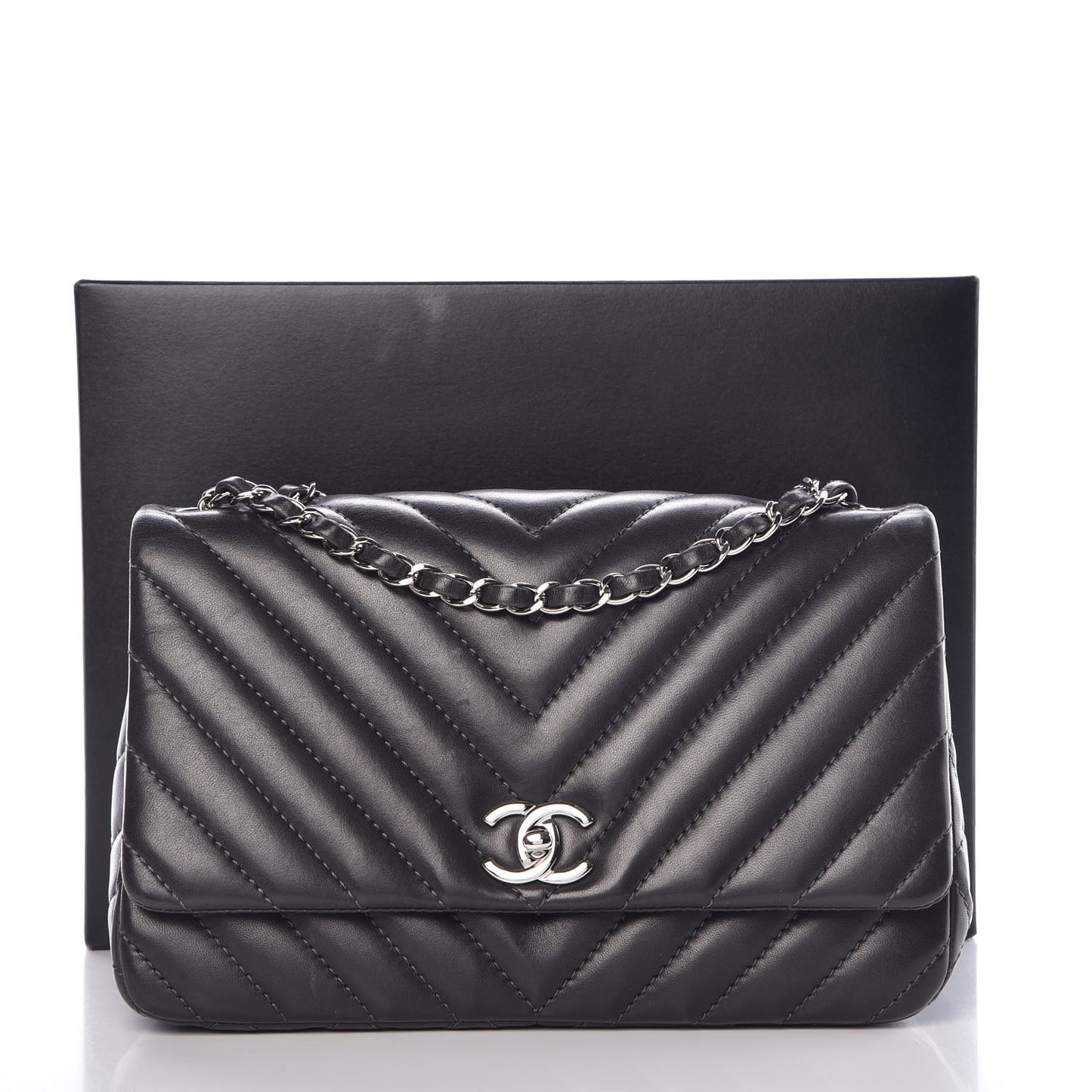 Lambskin Surpique Chevron Medium Single Flap Grey