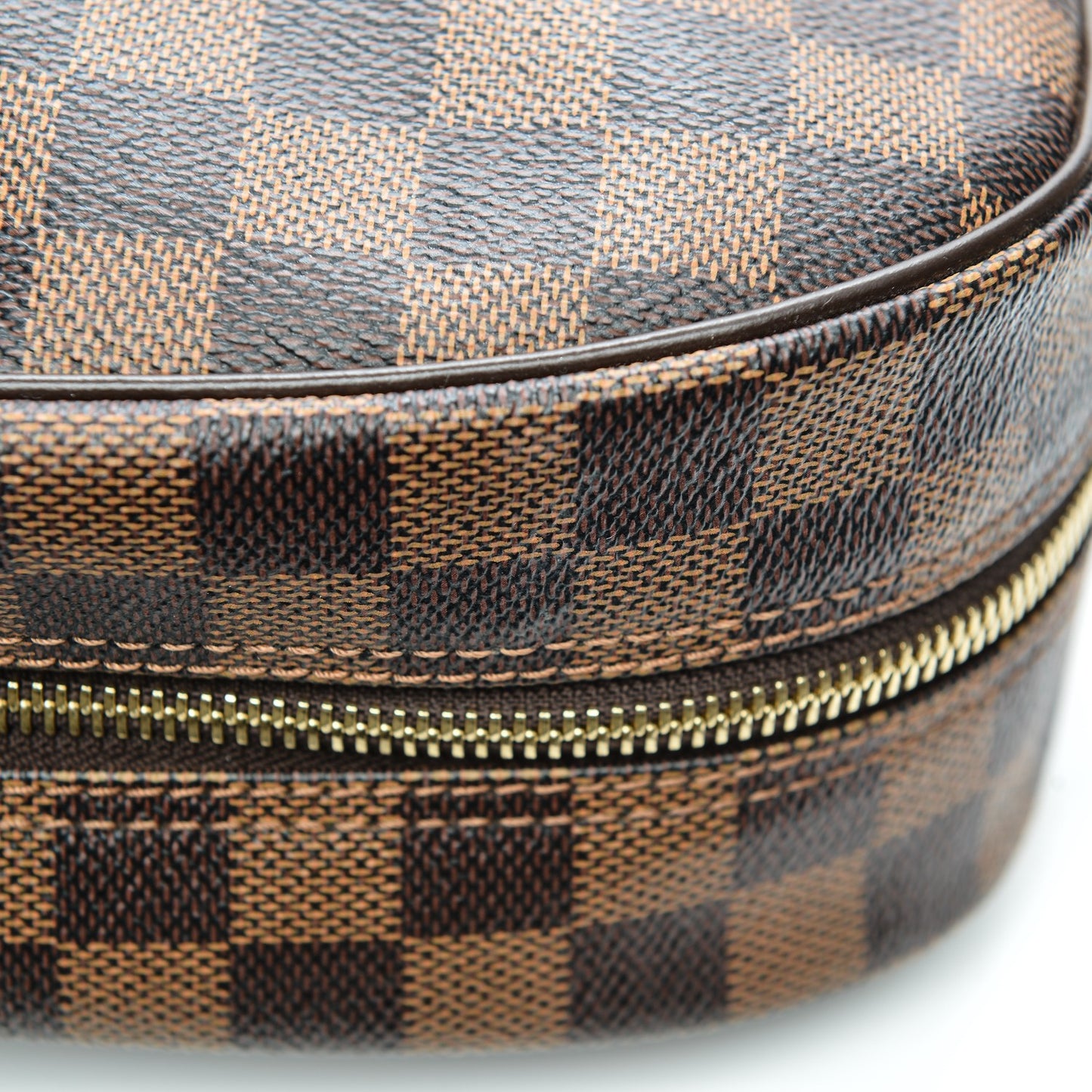 Damier Ebene Toiletry Bag 25
