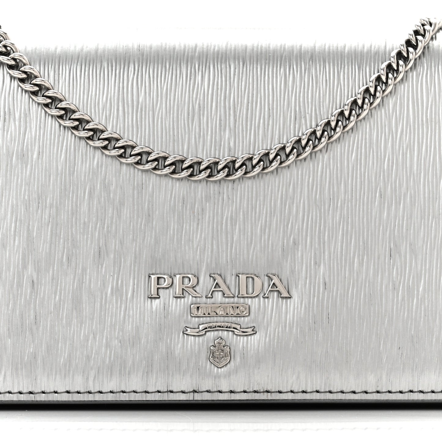 Metallic Vitello Move Oro Chain Wallet Cromo