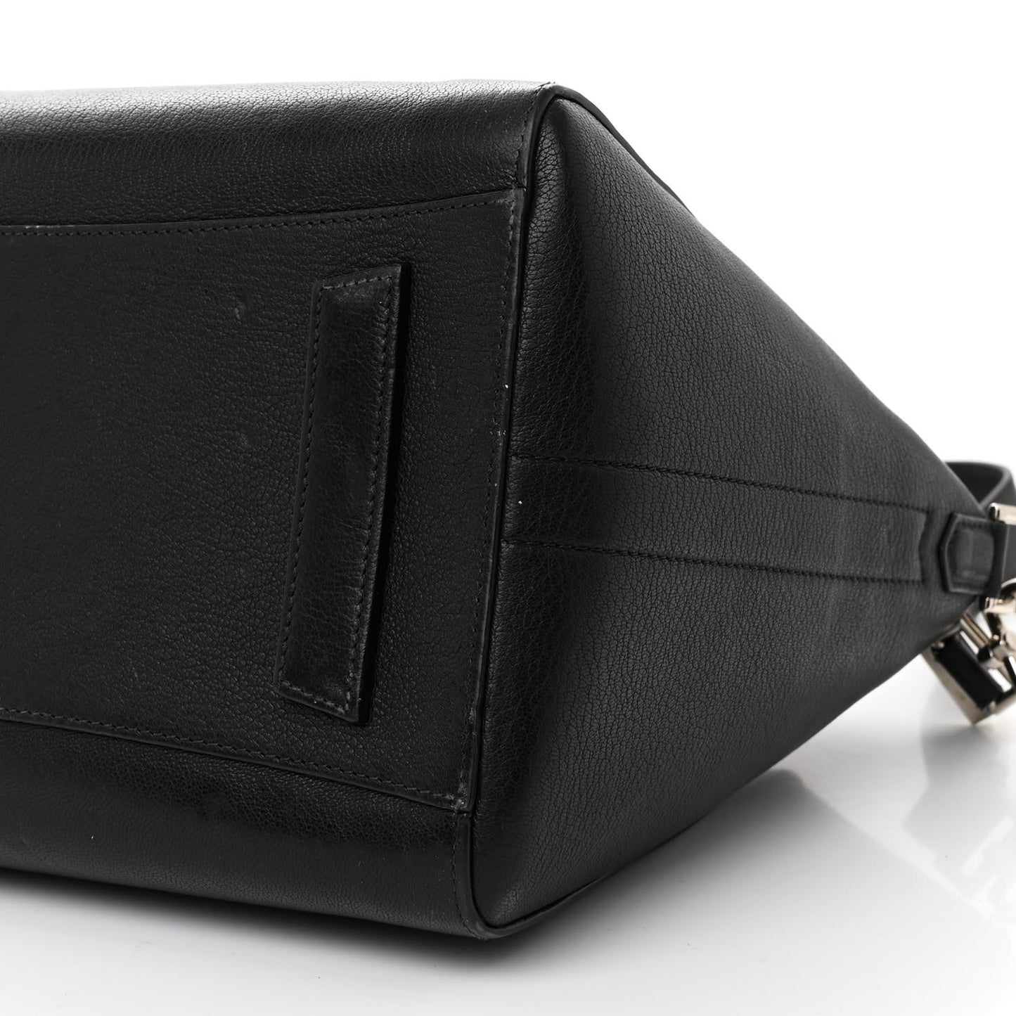 Sugar Goatskin Medium Antigona Black