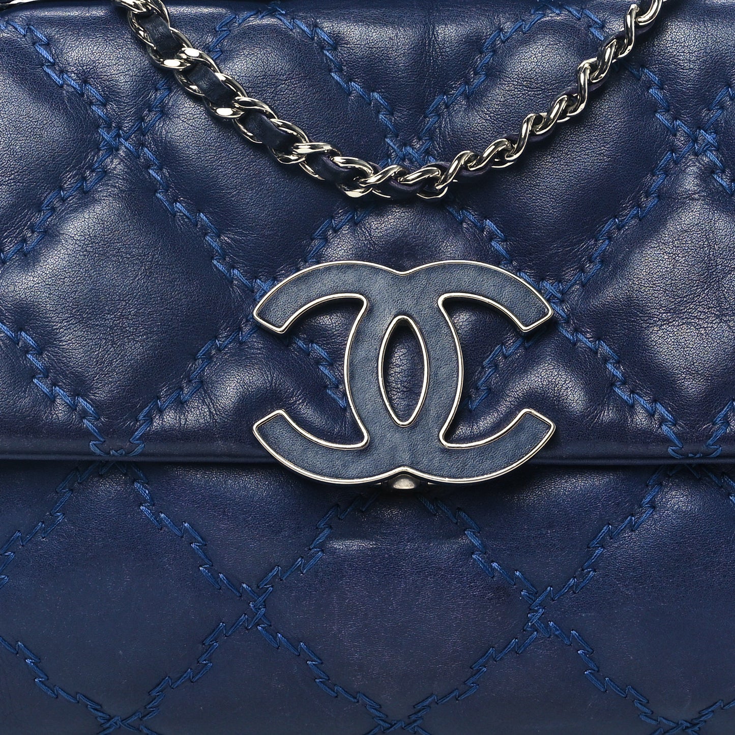 Calfskin Quilted Double Stitch Hamptons Clutch with Chain Blue