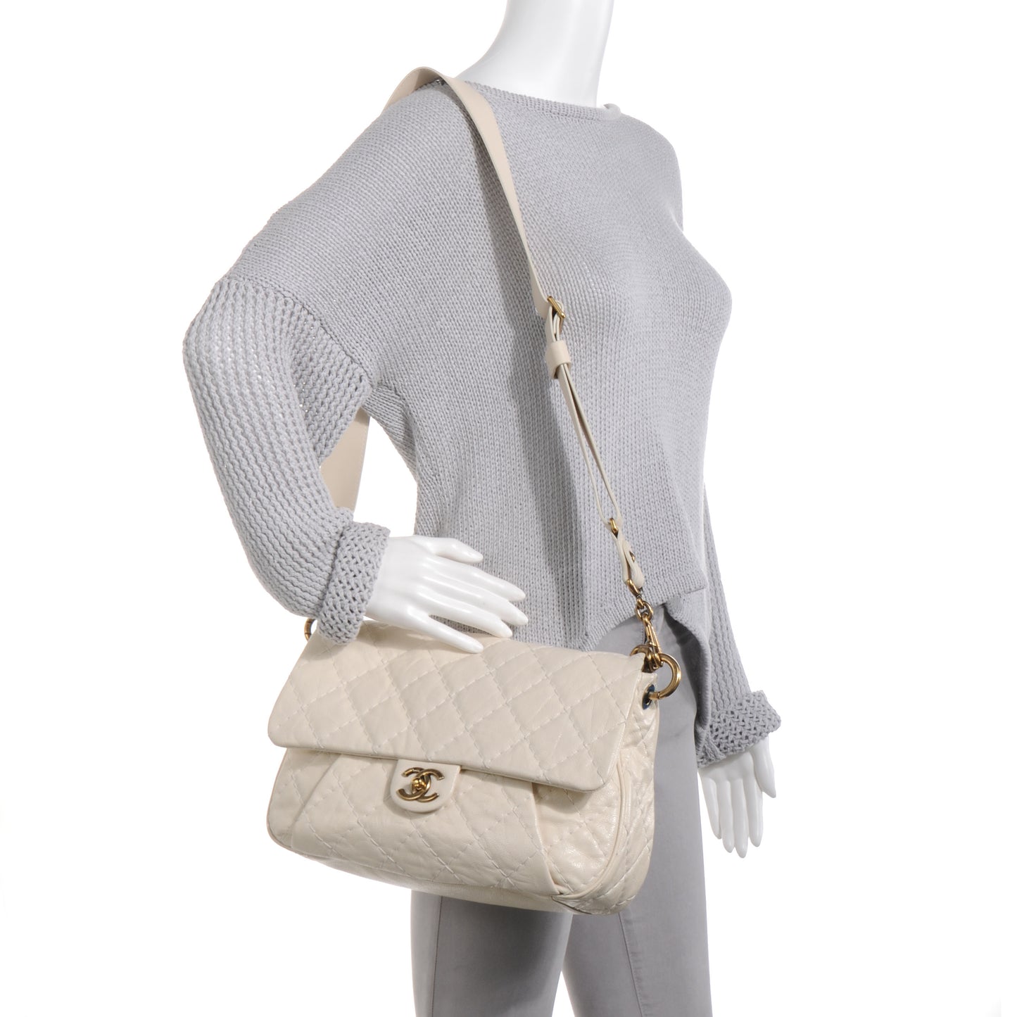 Crumpled Grain Calf Coco Pleats Messenger Flap Ivory